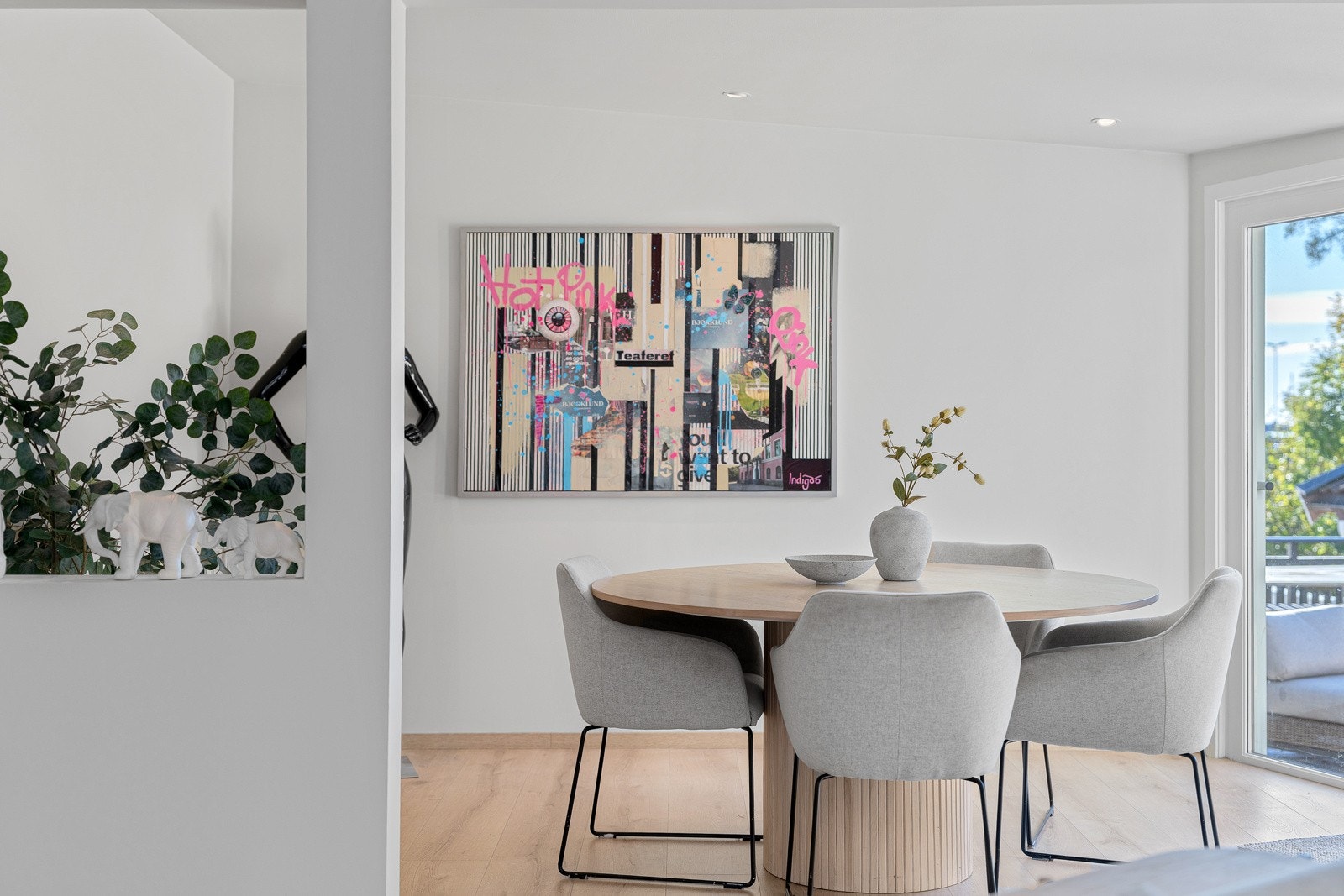 God plass til spisestuebord Galleribilde