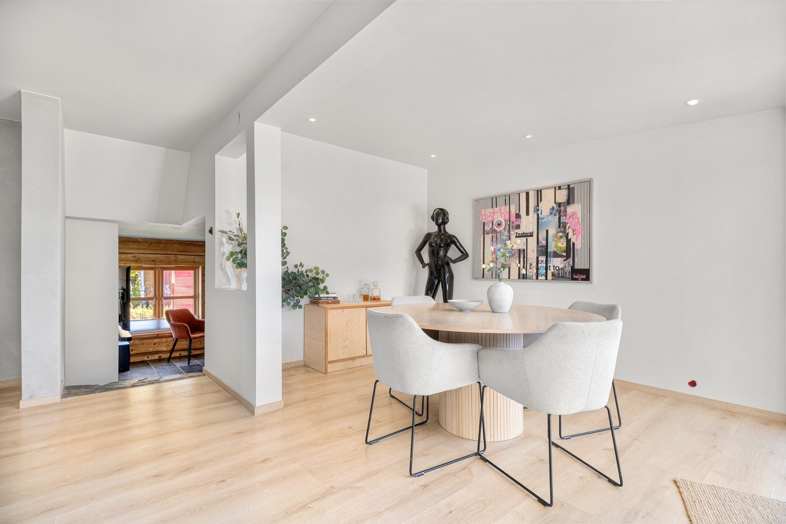 God plass til spisestuebord Galleribilde