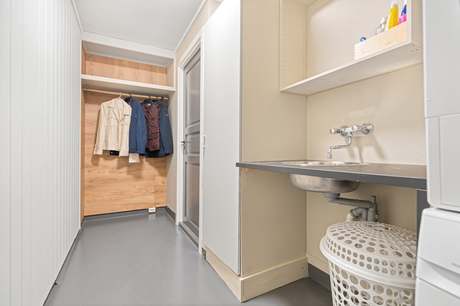 Vaskerom Galleribilde