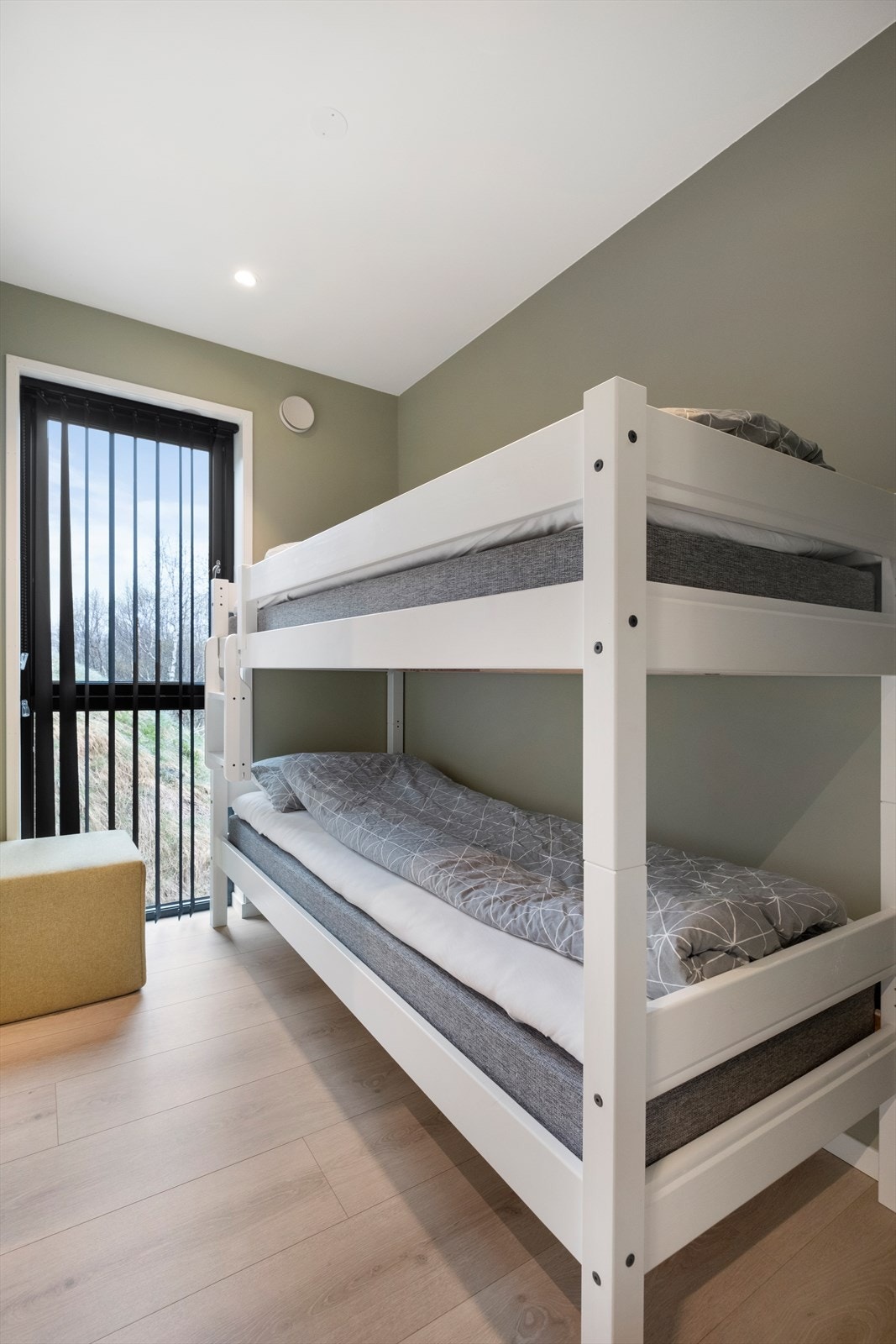 Soverom 2 / tekniskrom med vaskeromsnisje Galleribilde