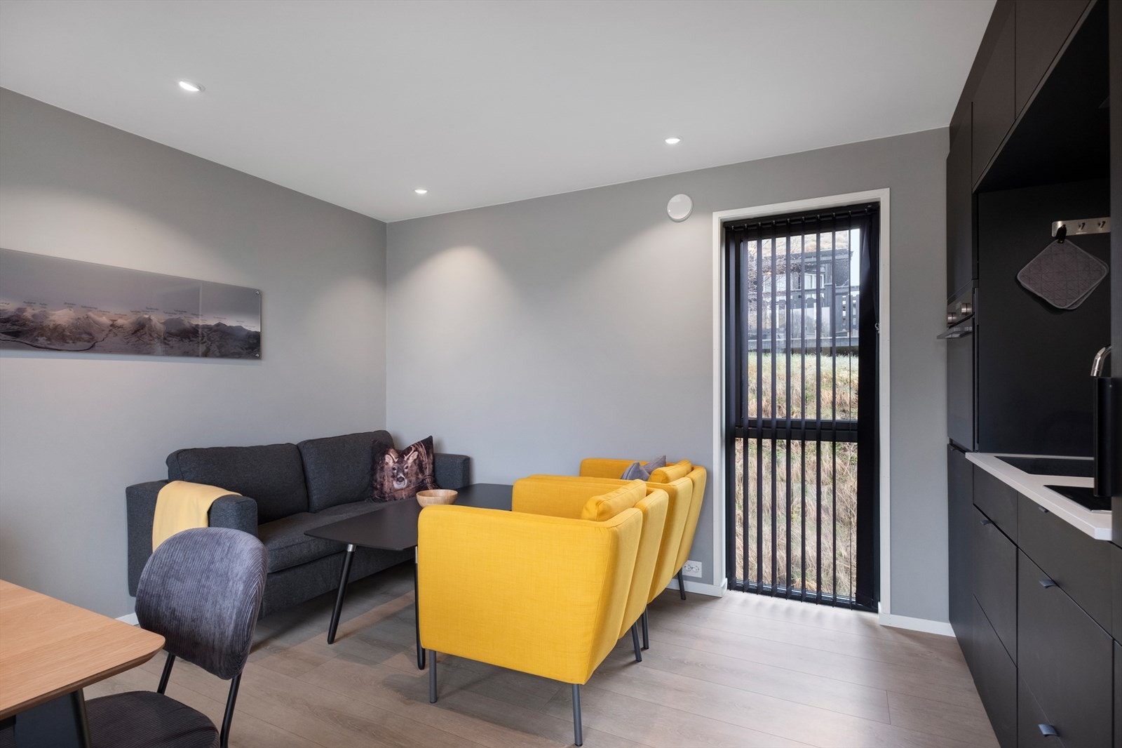 Stue og åpen kjøkkenløsning Galleribilde