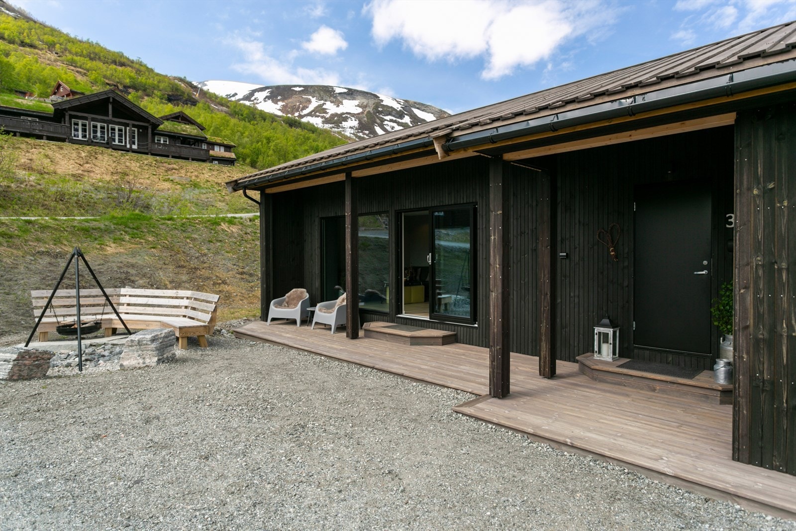 Uteområdet | Fasade Galleribilde