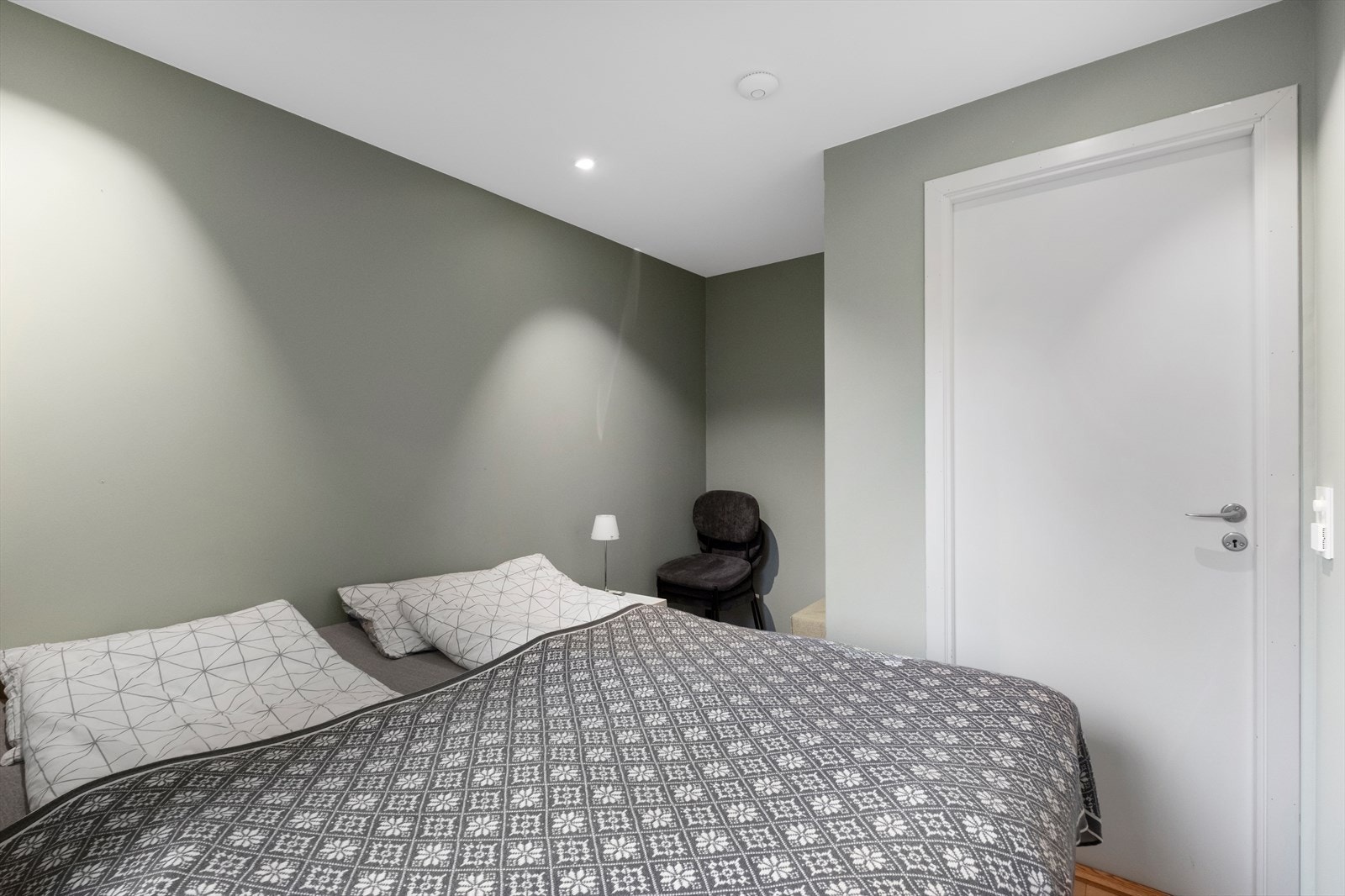 Hovedsoverom | Downlights i himlingen Galleribilde