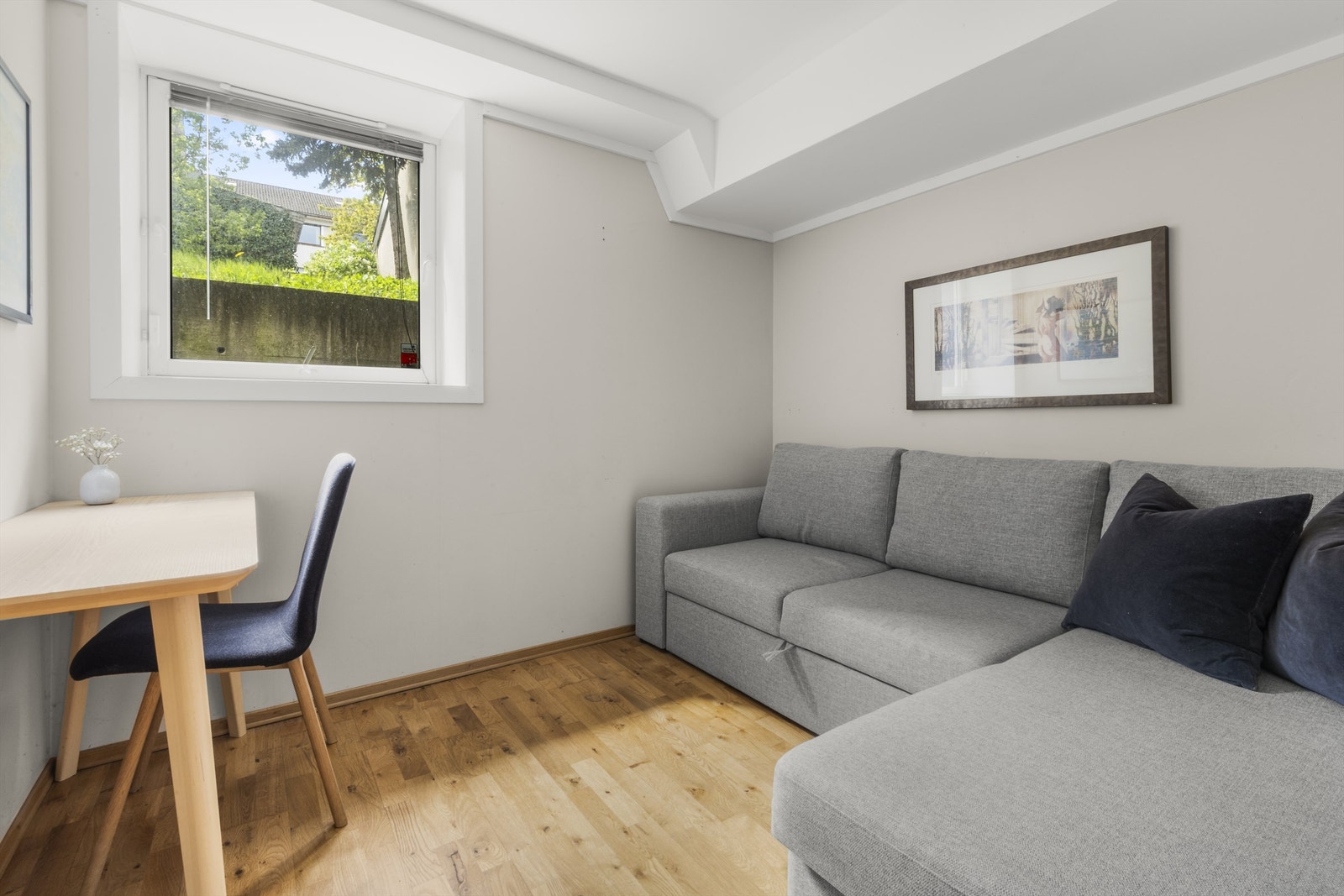 Soverom 2 innredet som gjesterom / kontor Galleribilde