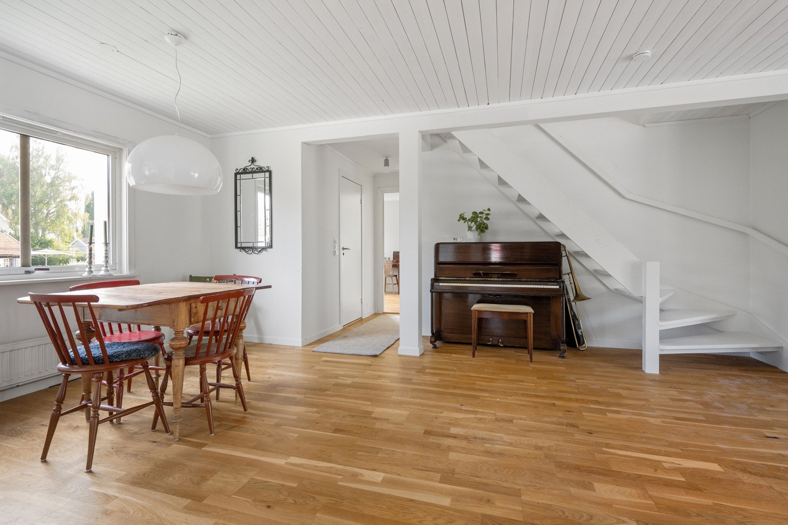 Trapp opp til loftsetasjen Galleribilde