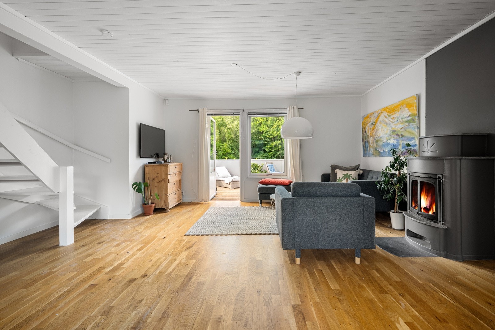 Utgang til terrasse fra stuen Galleribilde