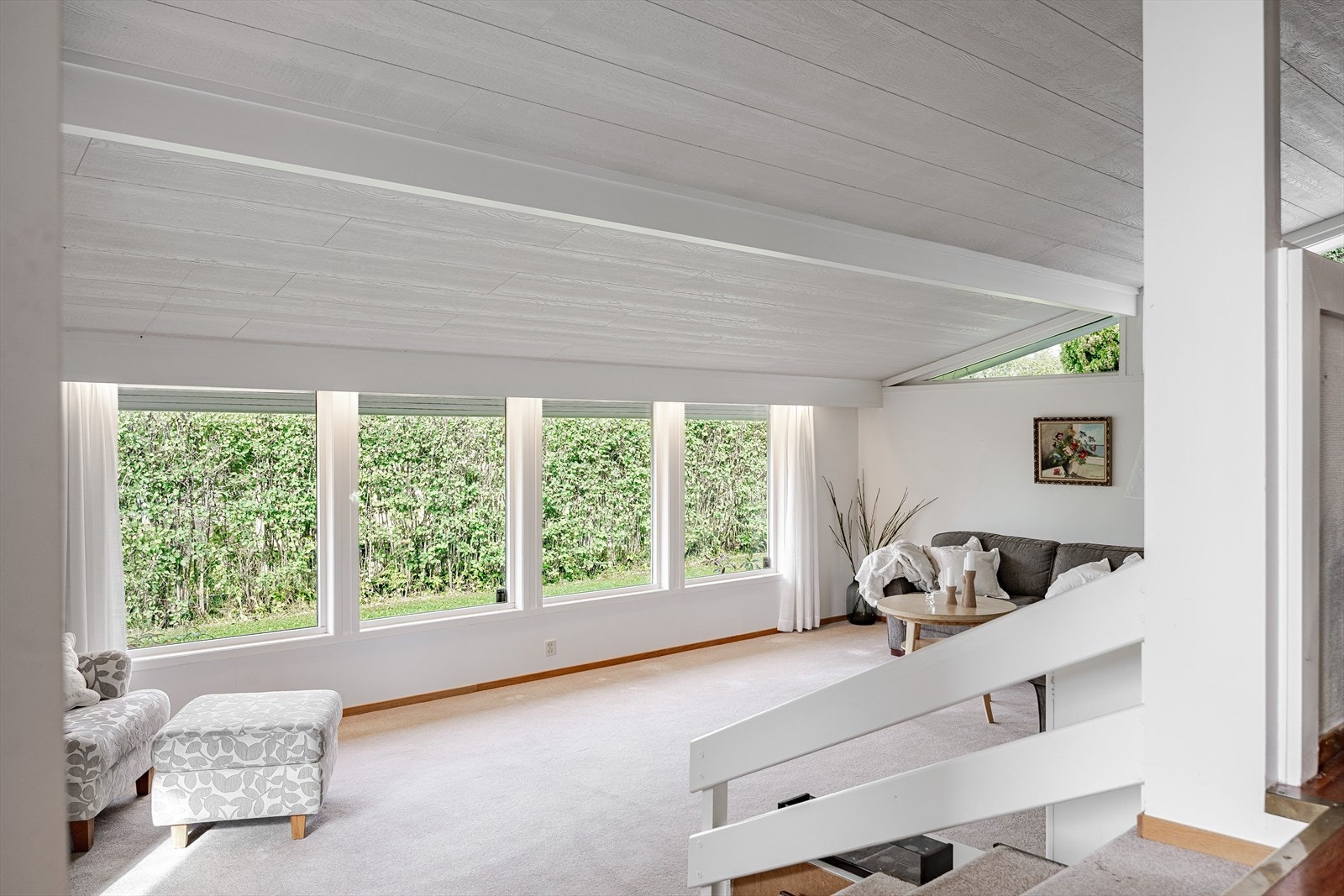 Boligen er senere tilbygget med en ekstra stue, som også er tegnet av arkitekt. Galleribilde