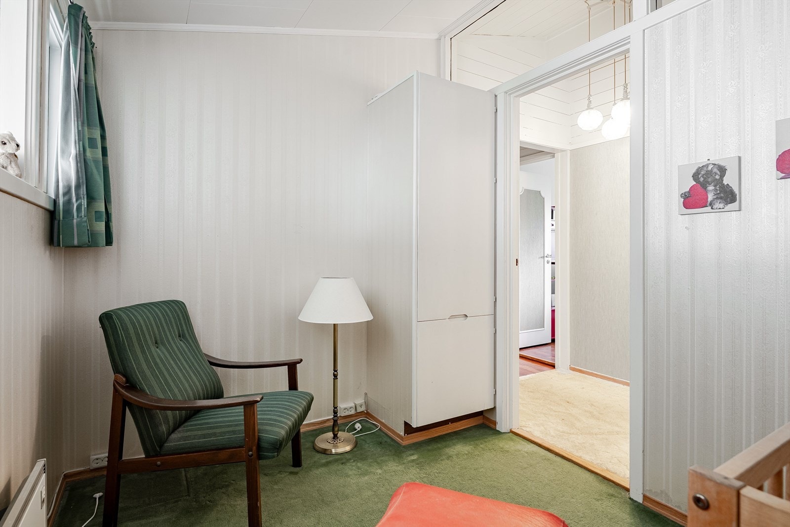 Boligen fremstår med noe moderniseringsbehov for å tilfredsstille dagens krav til standard. Galleribilde