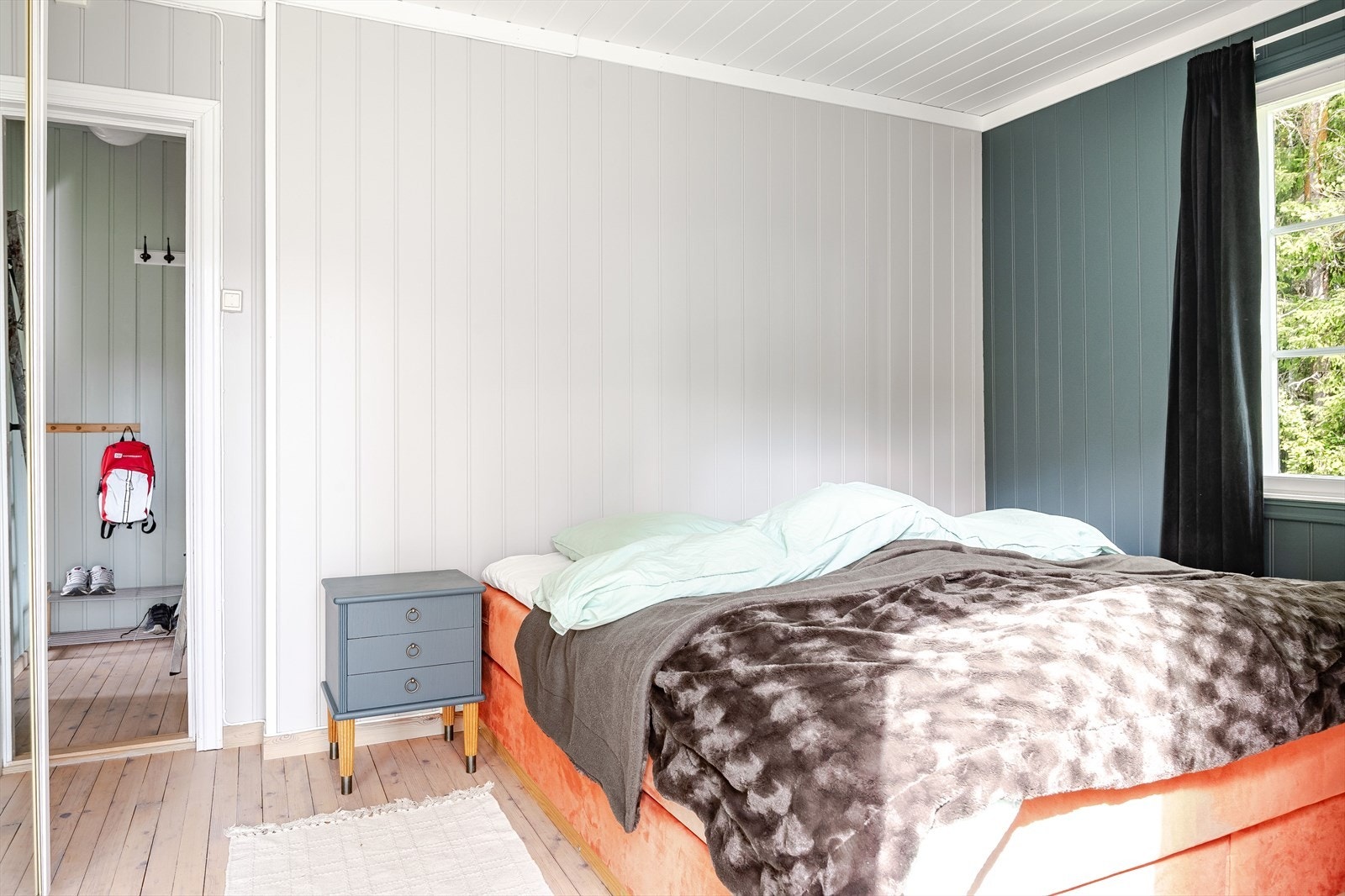 Soverom 2 er også et lyst og hyggelig rom. Galleribilde