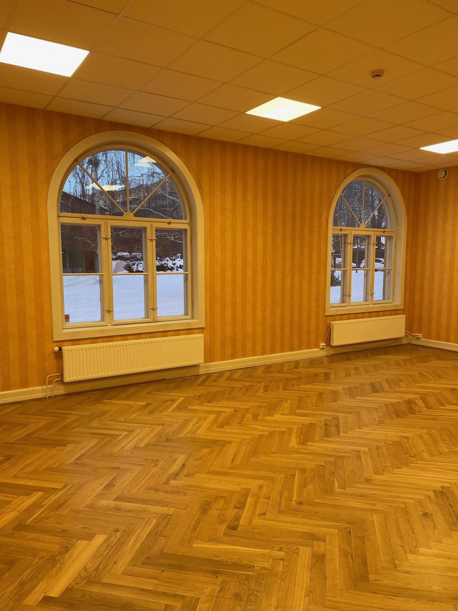 Første rom ved inngangsparti Østregate Galleribilde