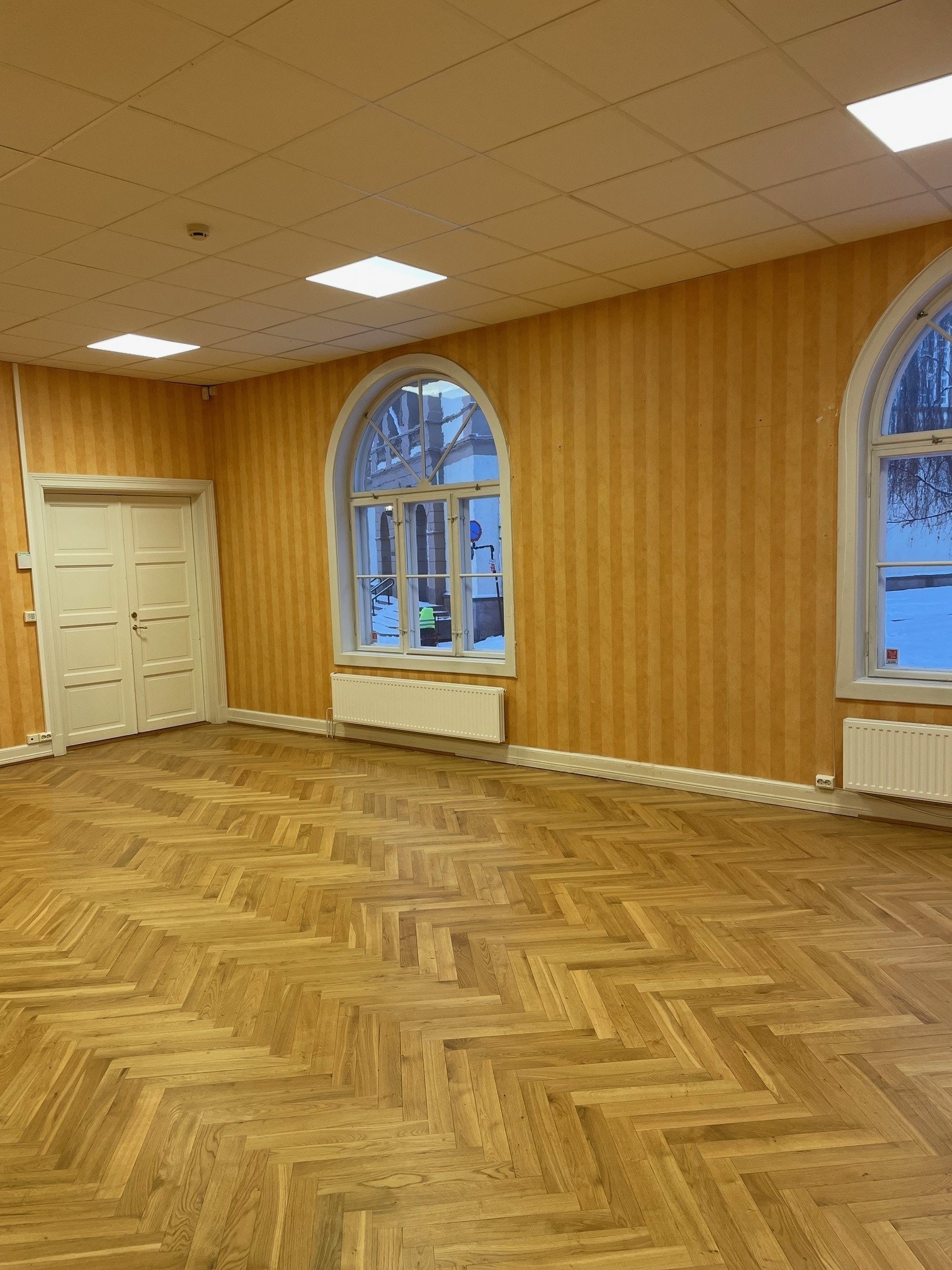 Første rom ved inngangsparti Østregate Galleribilde