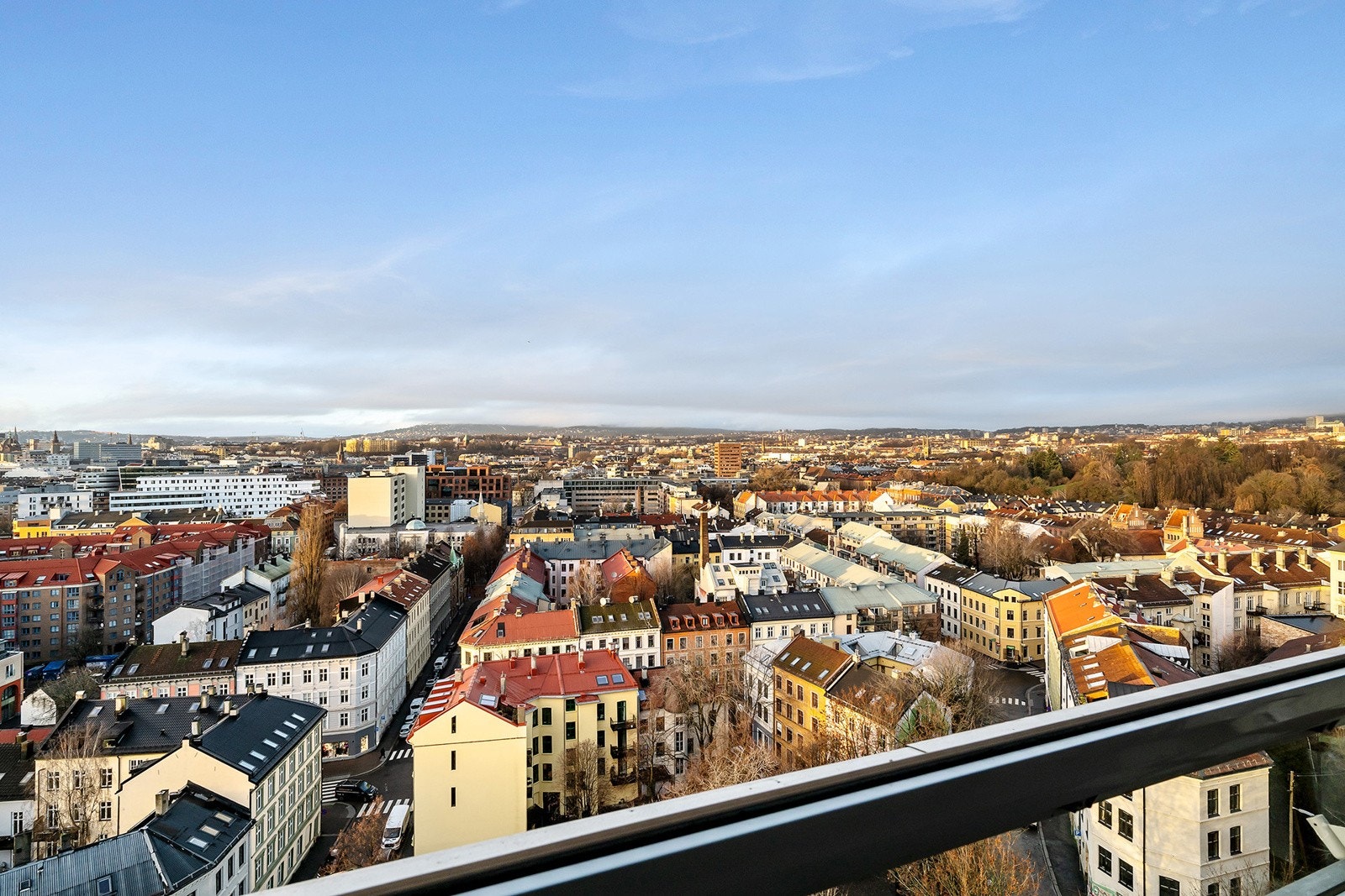 Usjenert beliggenhet med fantastisk utsikt mot Holmenkollen og Nordmarka Galleribilde