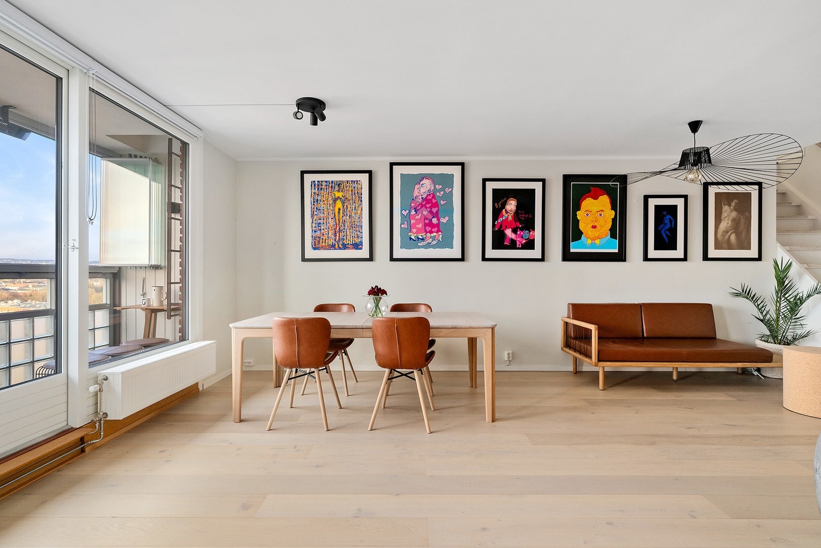 Stor flott skyvedør med adkomst til balkong Galleribilde