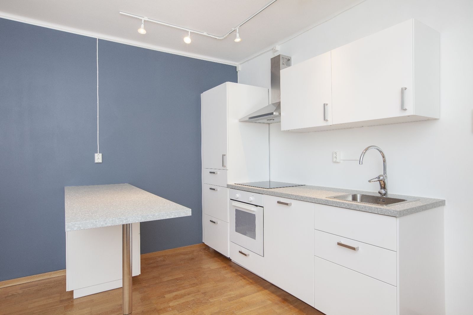 Nytt kjøkken med bar/spisebenk Galleribilde