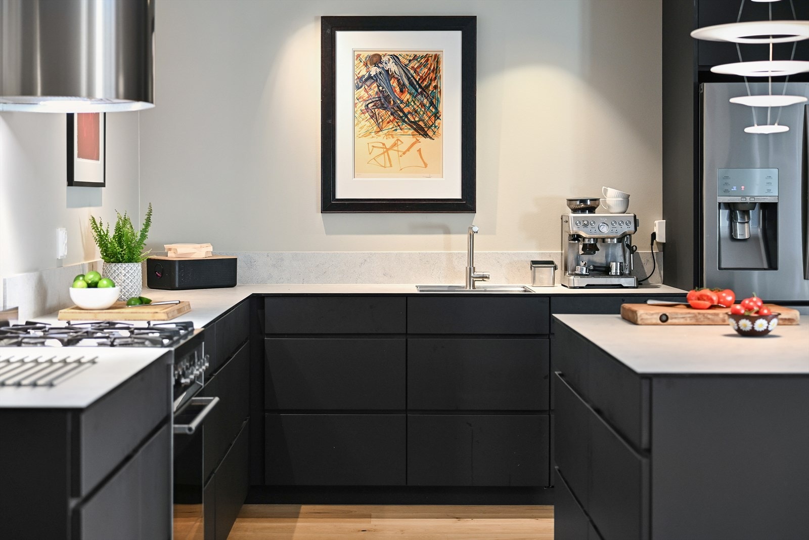 Underlimt vask i benkeplaten forenkler renholdet. Galleribilde