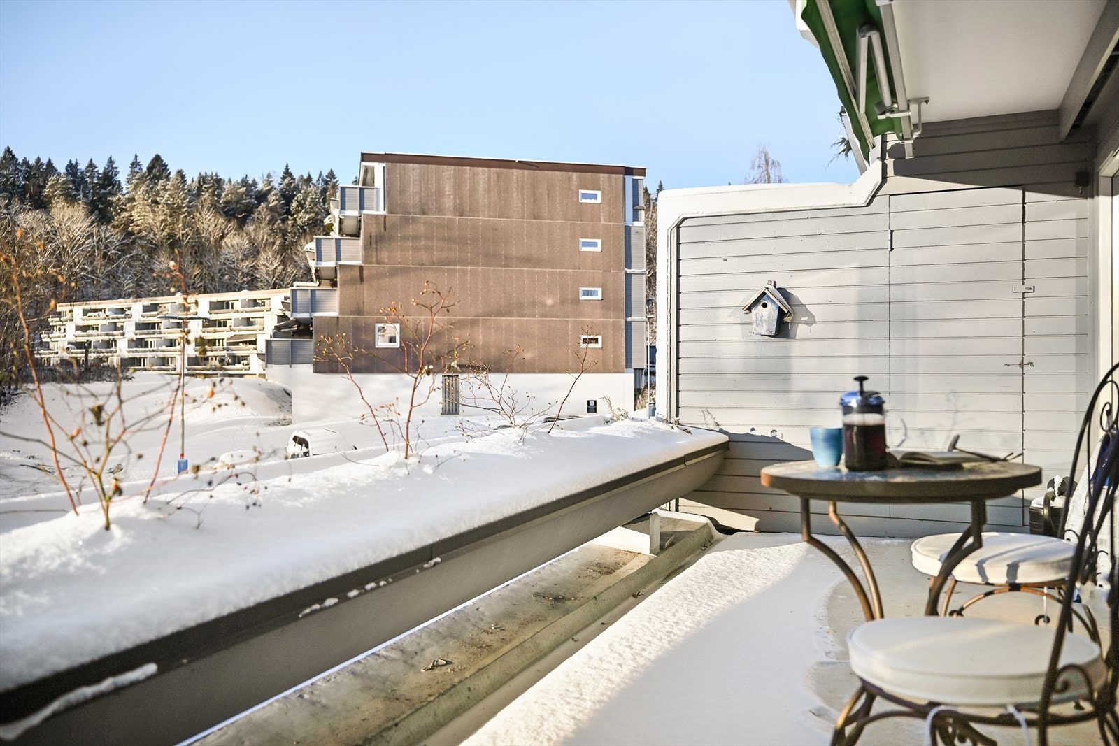 Den andre terrassen ligger usjenert til og har plass til en sittegruppe. Galleribilde