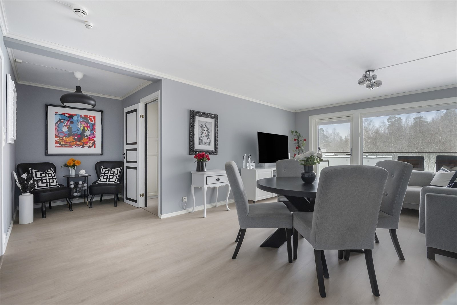 Leiligheten har vinduer og balkongdør med 3-lags isolerglass fra 2019 Galleribilde