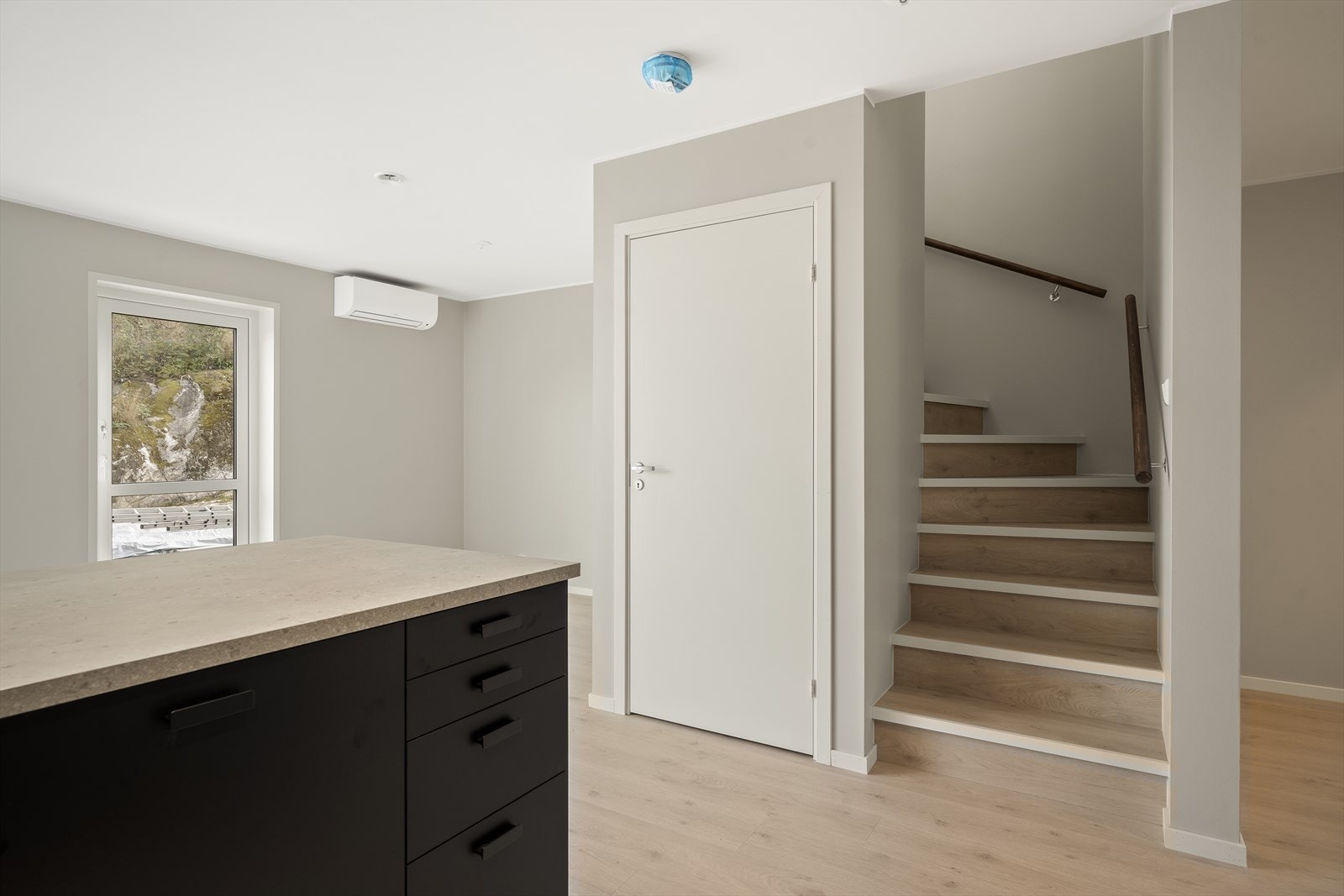 Trapp til 2.etasje Galleribilde