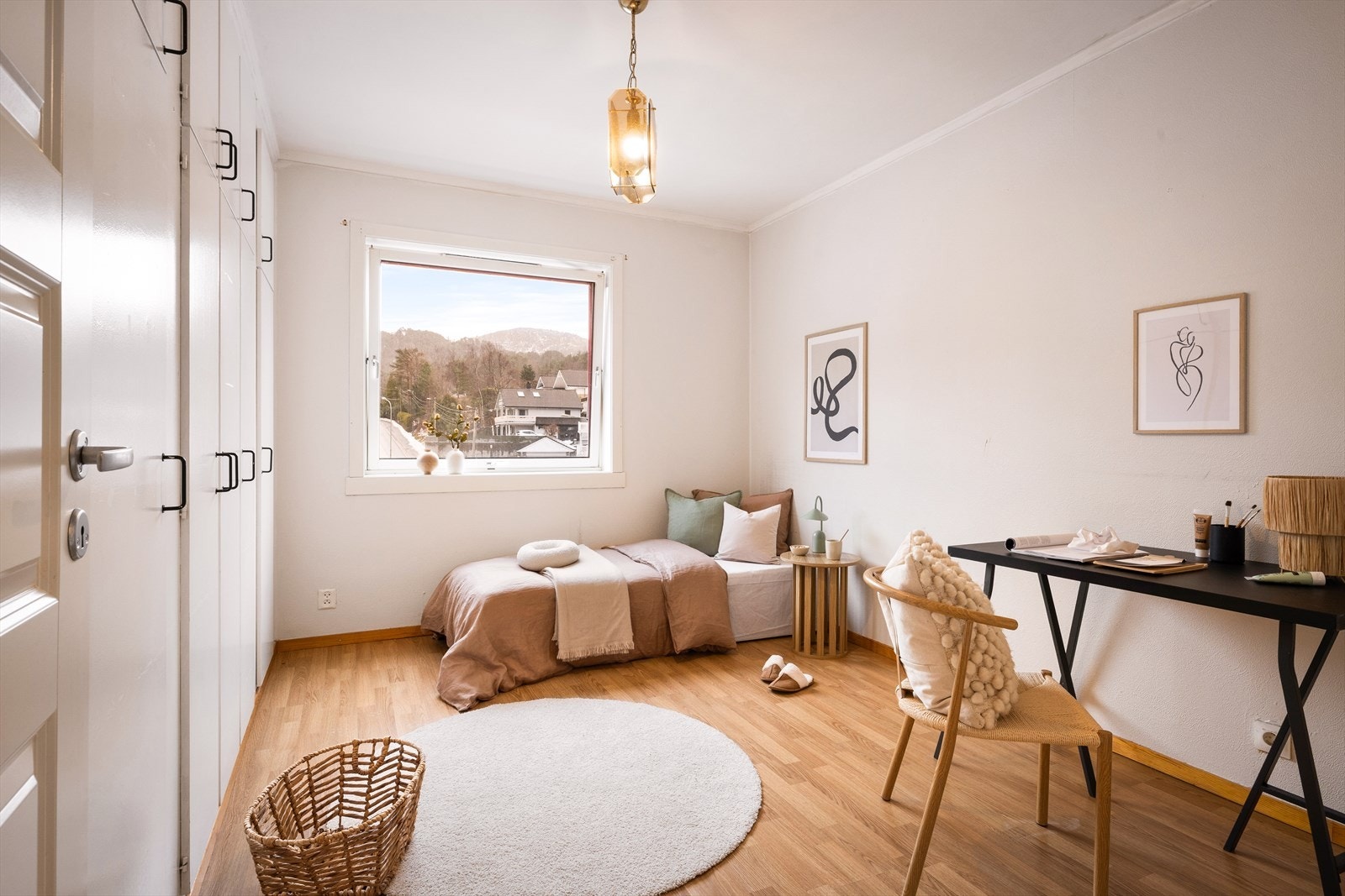De to resterende soverommene er på 9,4 m² og 7,6 m². Galleribilde