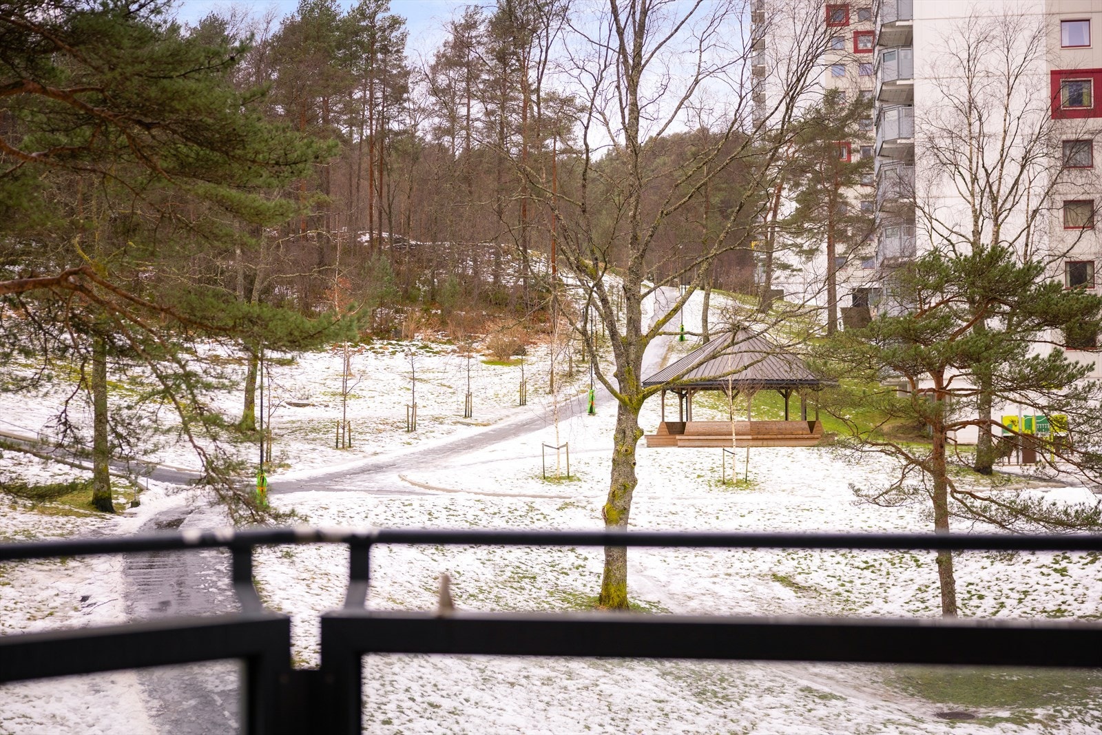 Utsikt mot nærområdet. Galleribilde