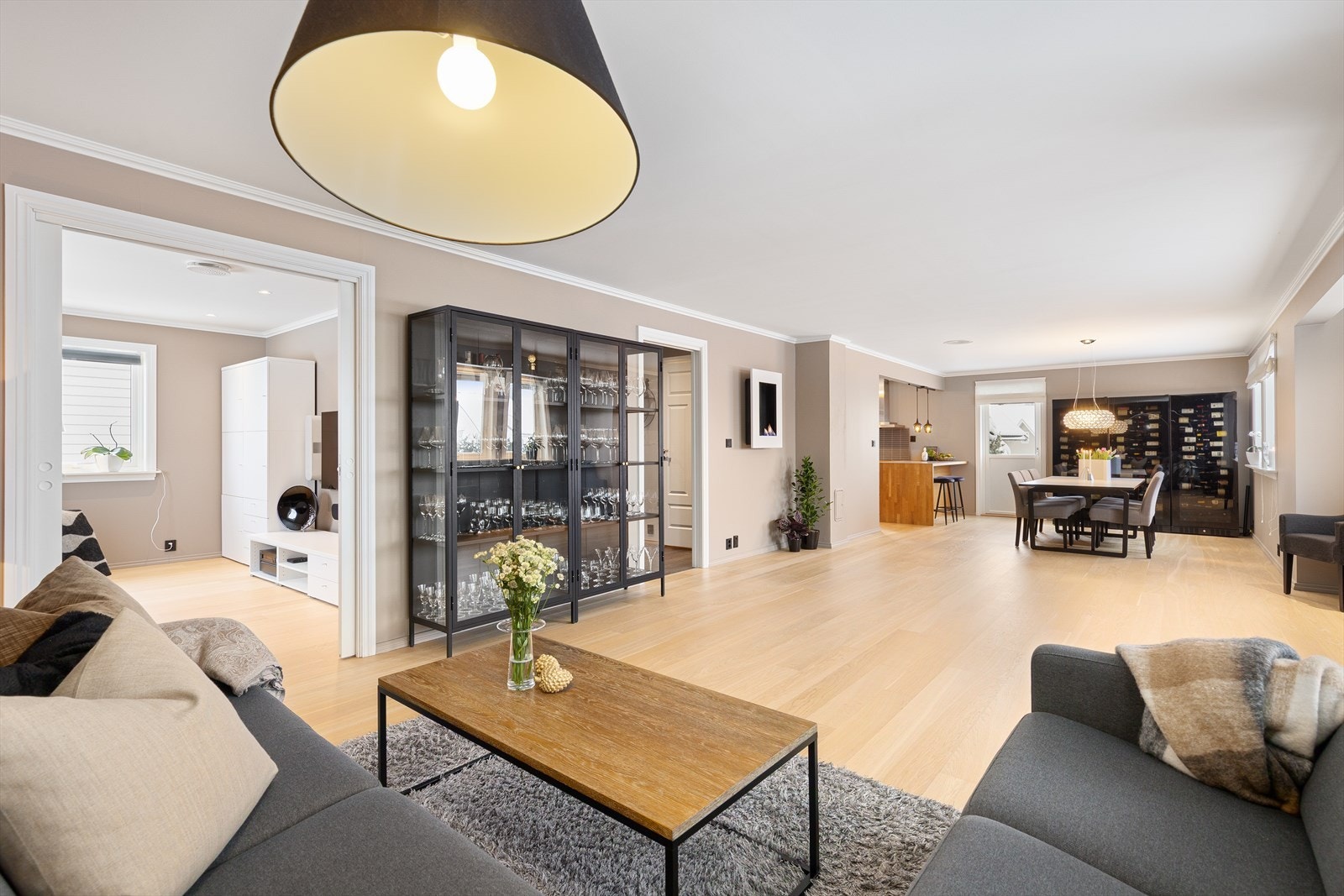 I forbindelse med stuen er det en egen tv-stue. Galleribilde