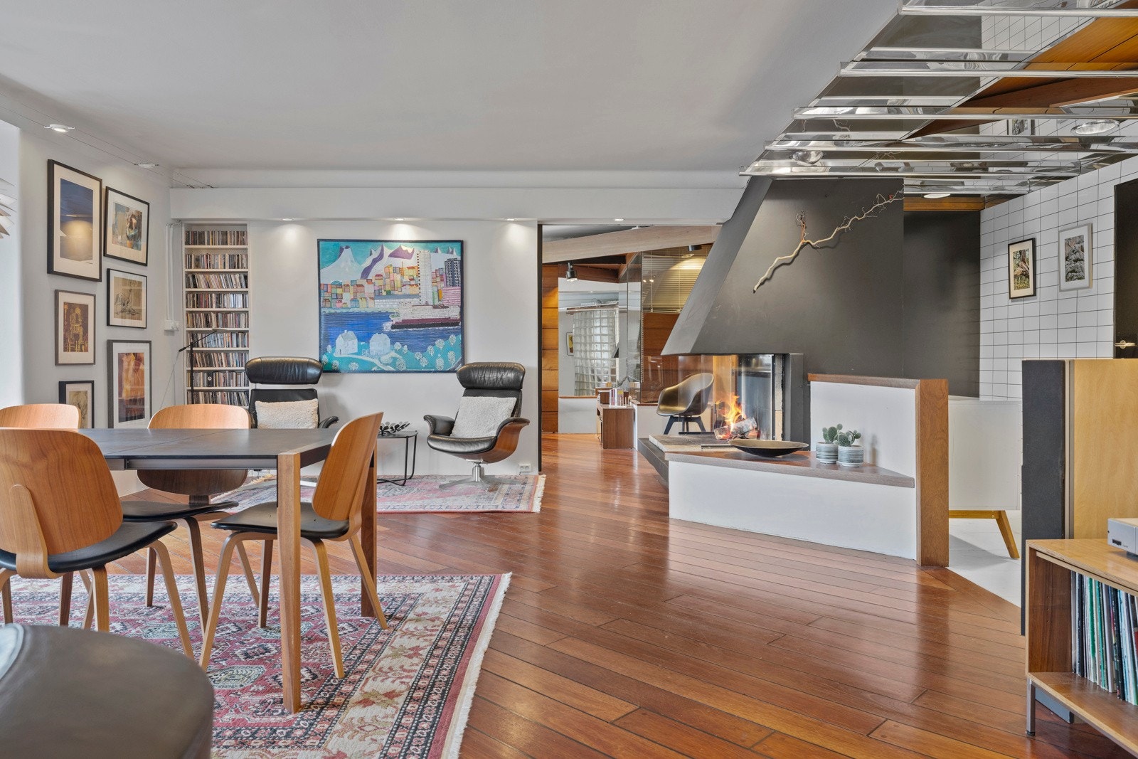 Stuen er enkel å innrede i soner. Galleribilde