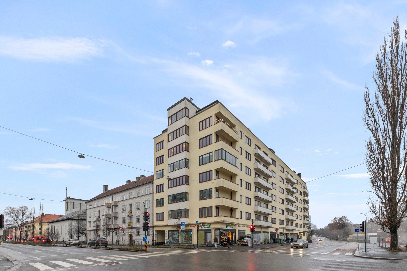 Kirkeveien på Majorstuen er en av Oslos mest attraktive adresser, kjent for sin perfekte kombinasjon av byliv og grønne omgivelser. Galleribilde