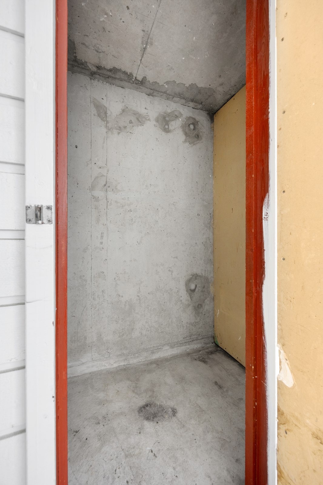 På balkongen finnes også en praktisk, privat utebod. Galleribilde