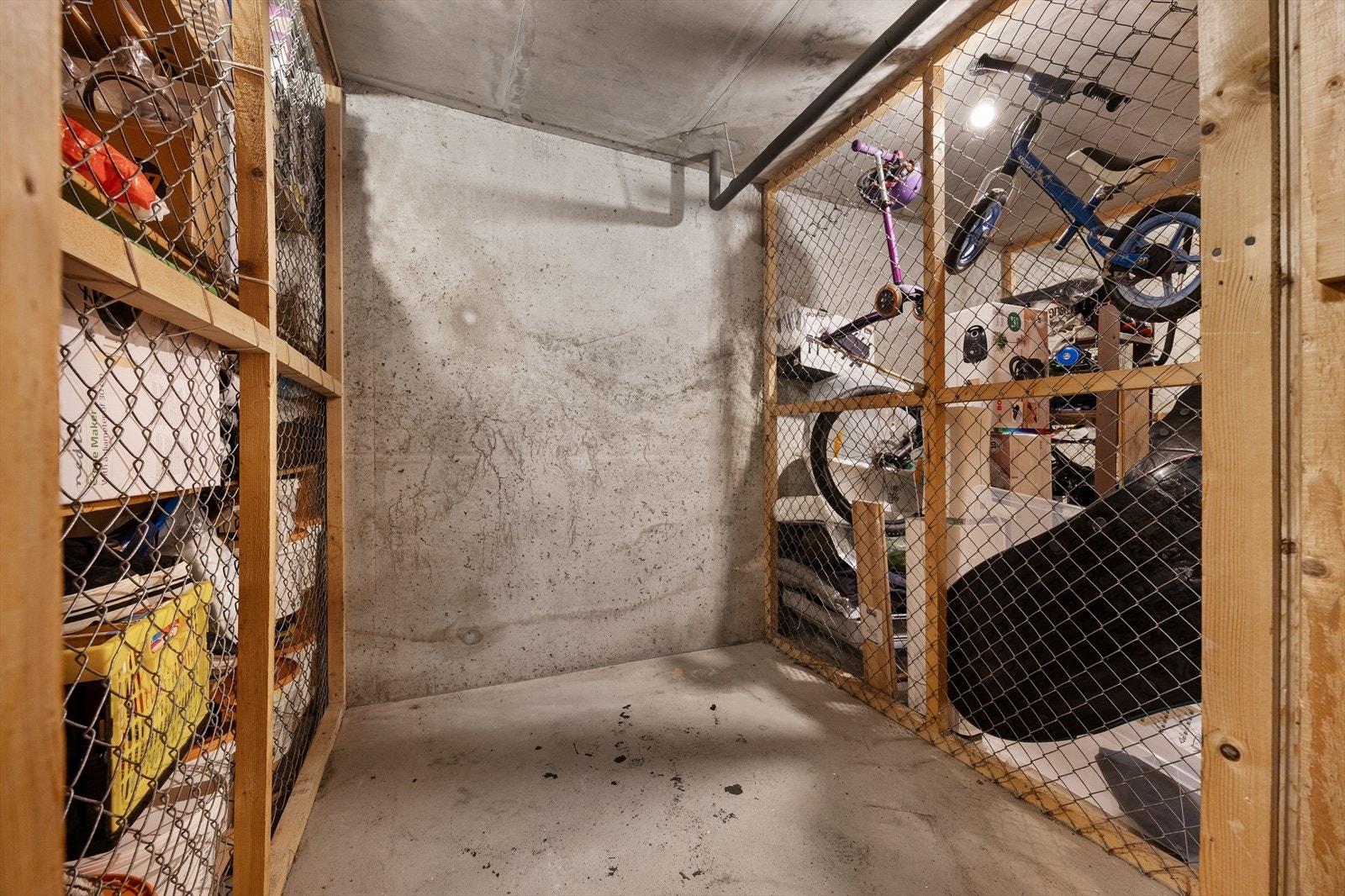 I tillegg medfølger en bod i fellesareal for ytterligere lagringsmuligheter. Galleribilde