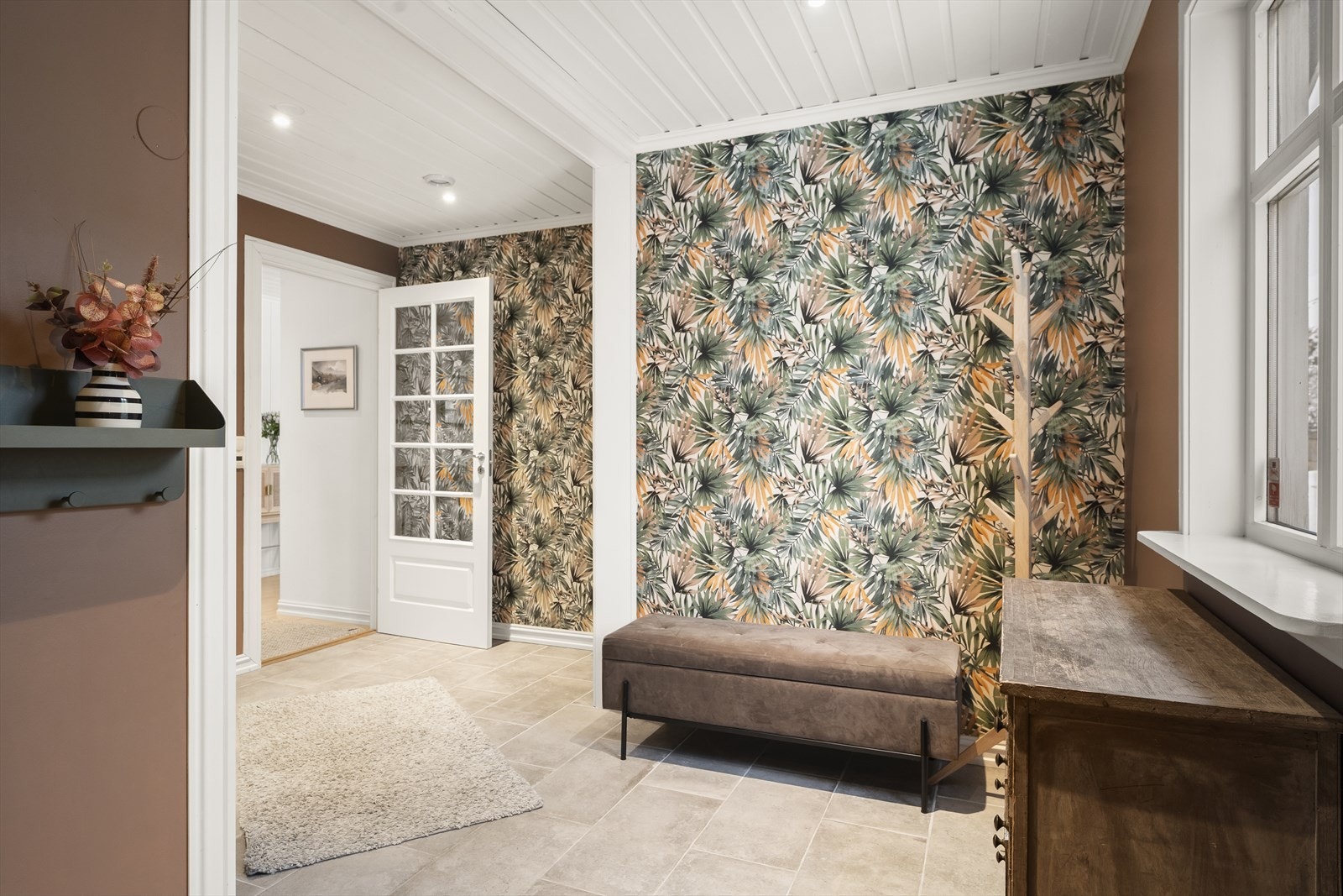 Romslig og hyggelig entré Galleribilde