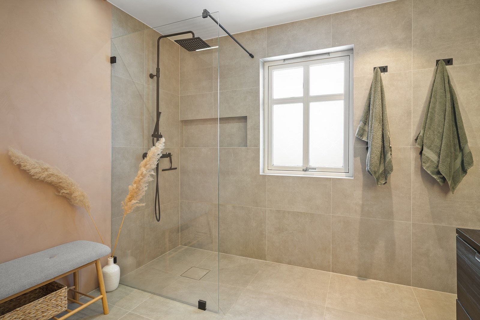 Bad i 1. etasje er fra 2023 Galleribilde