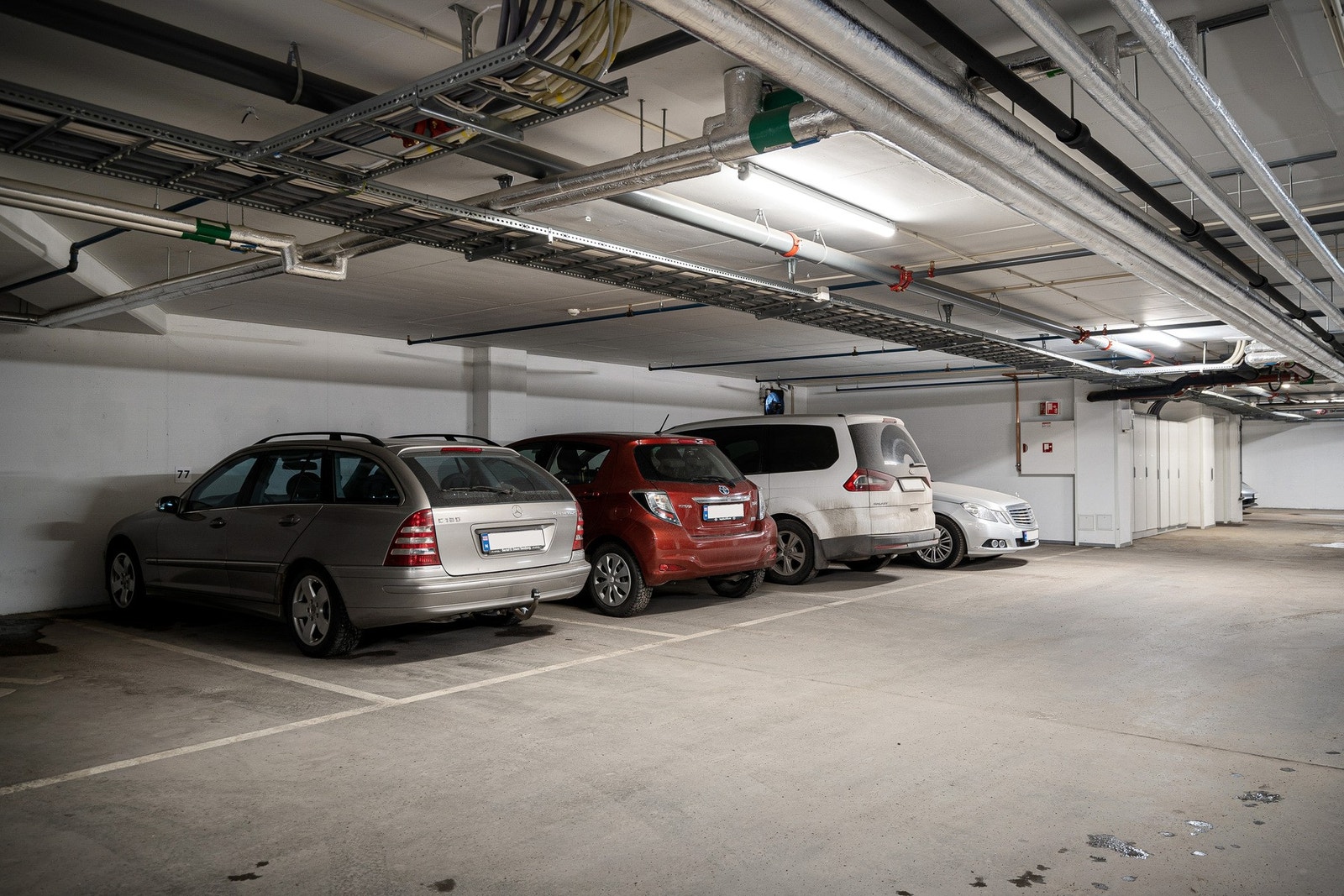 Garasjeplass i felles garasjeanlegg Galleribilde