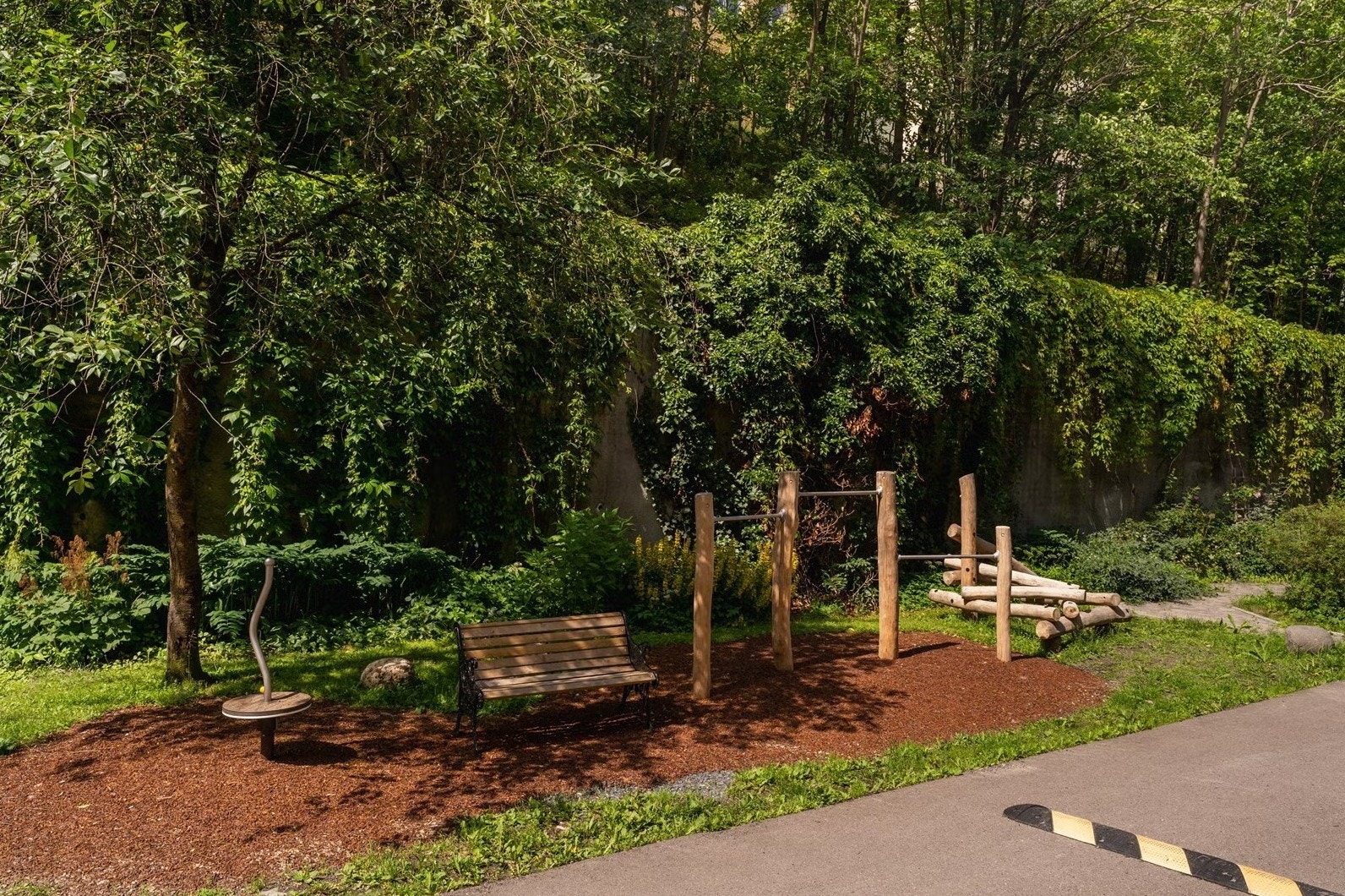 Bakgården er fint for både store og små! Galleribilde