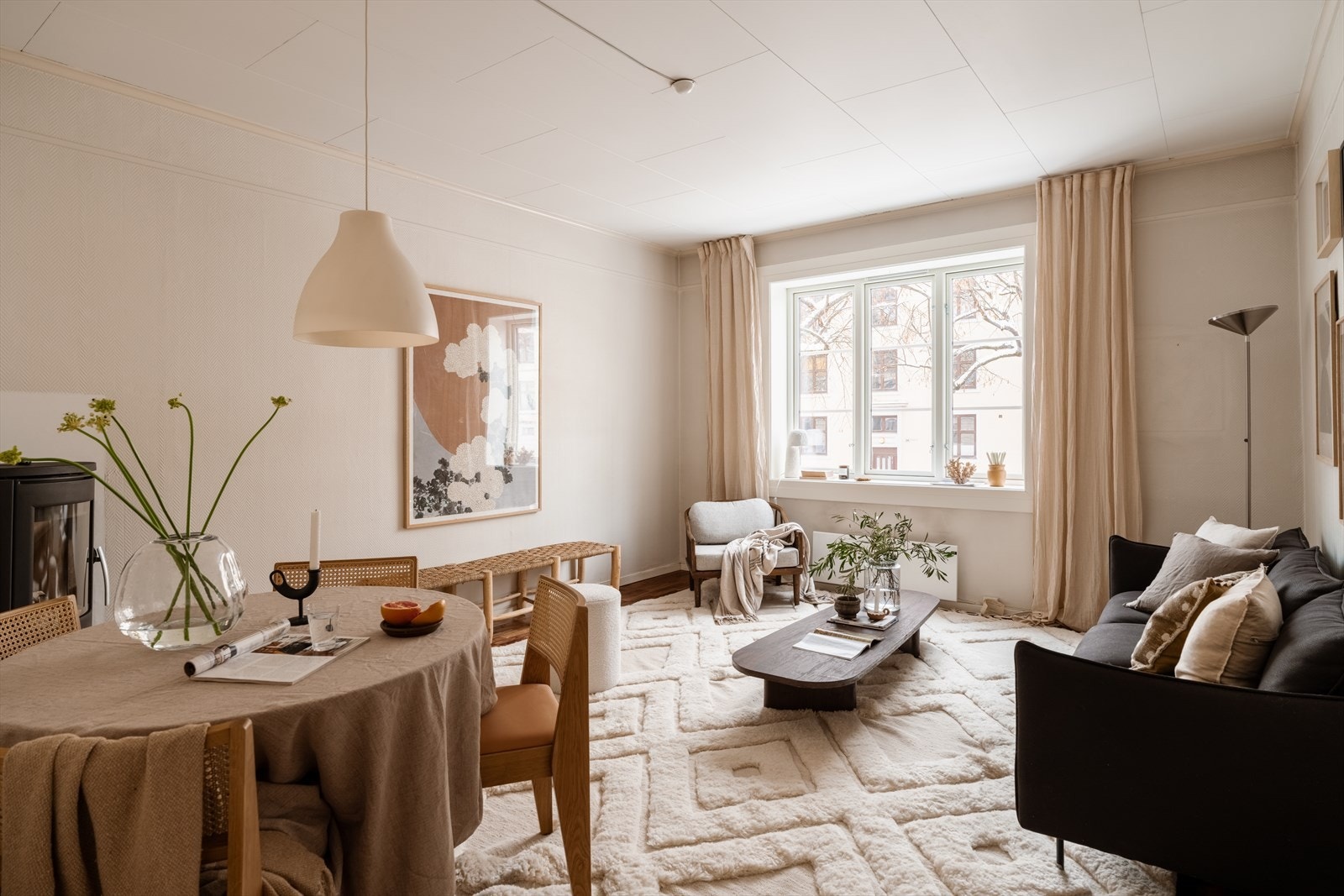 Hanna G Paulsen v/Nordvik ønsker velkommen til Colletts gate 71! Foto: Paul Dragoman (Lens85). Galleribilde