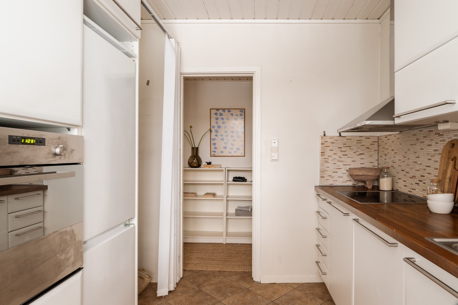 På kjøkkenet er det opplegg for vaskemaskin. Galleribilde