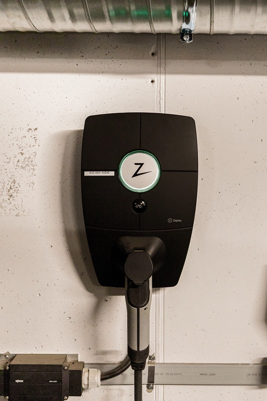 Plassen er etablert som HC-parkering, og det tas forbehold om at sameiet ved behov kan kreve bytte av parkeringsplass dersom en beboer med dokumentert behov for HC-parkering flytter inn. Galleribilde