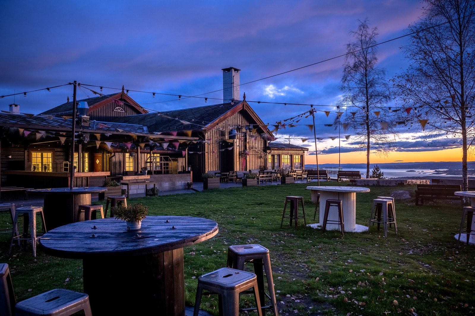 På toppen av Grefsenkollen finner du nydelige Grefsenkollen resturant. Her får du servert god mat og drikke Galleribilde