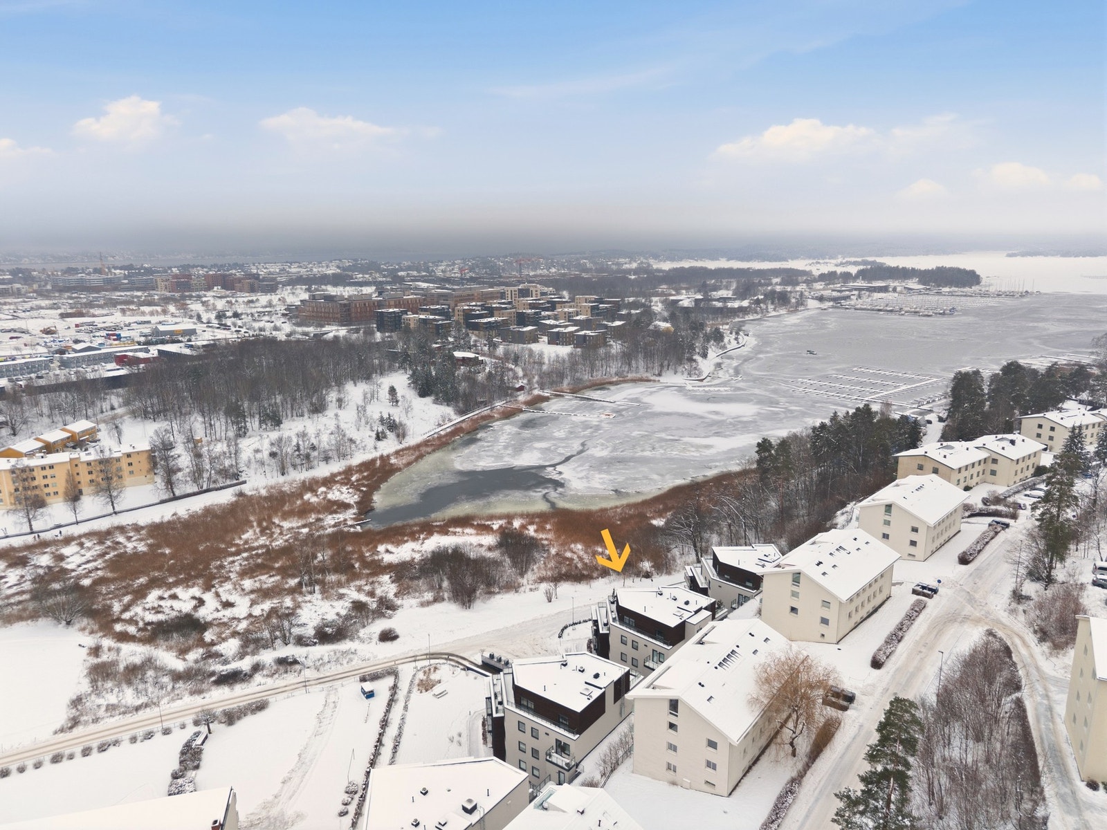 Velkommen til Oksenøyveien 39C, presentert av eiendomsmegler Edvard Chapsang v/EIE eiendomsmegling avdeling Sandvika!
Foto: Luxe AS (Anders Kjøndal) Galleribilde