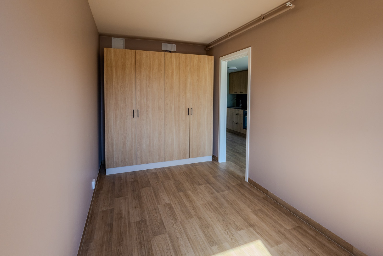 Soverom (garderobeskap medfølger) Galleribilde