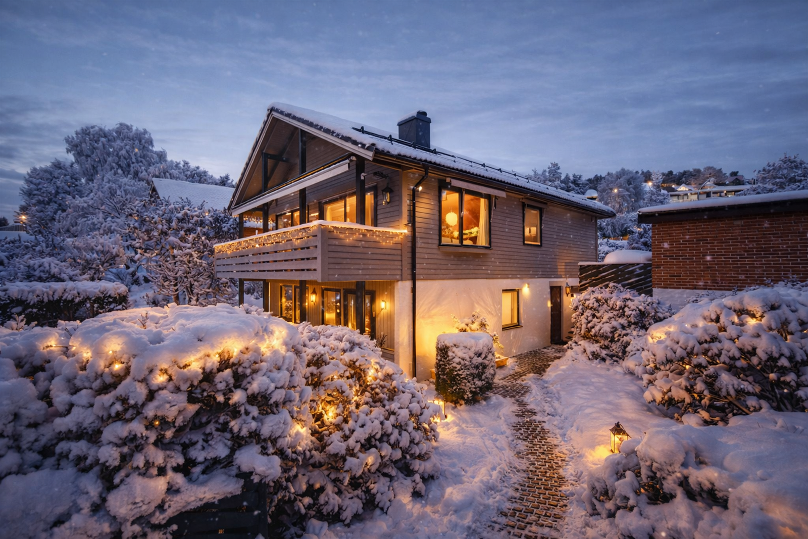 Utvendig kledning er beiset i 2025 og utvendig mur malt i 2025. (Bildet er Ai generert) Galleribilde