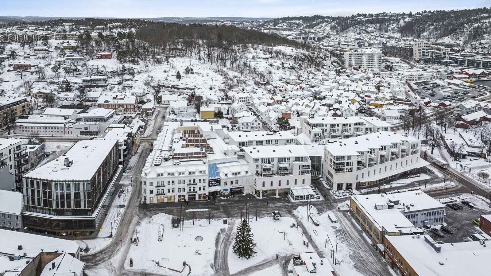 Sentrum i vinterdrakt Galleribilde