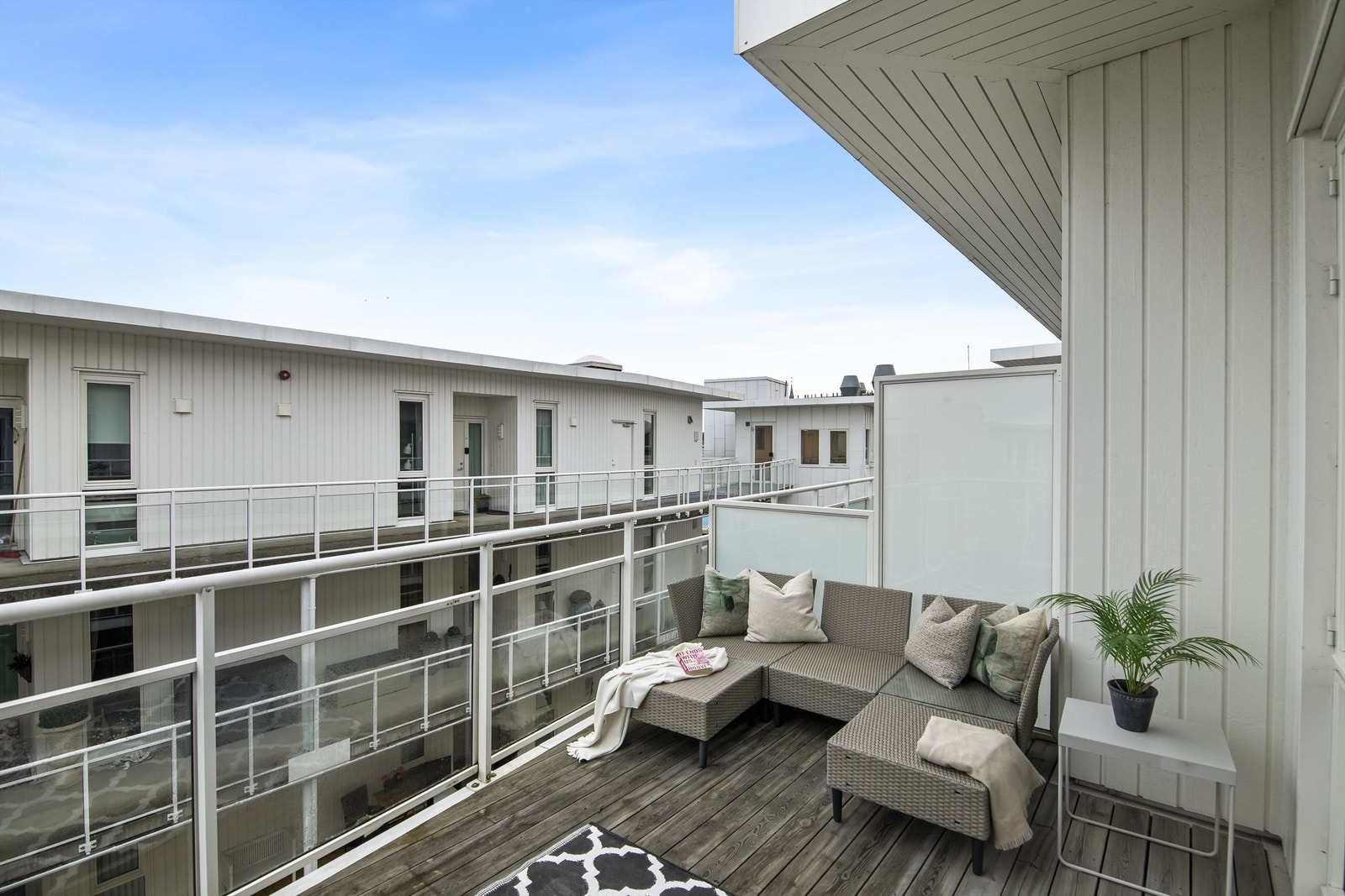 Ingen over som skjermer for sol eller lys Galleribilde