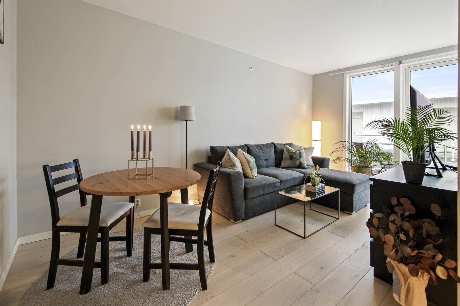 Gode lysforhold fra store vindusflater Galleribilde