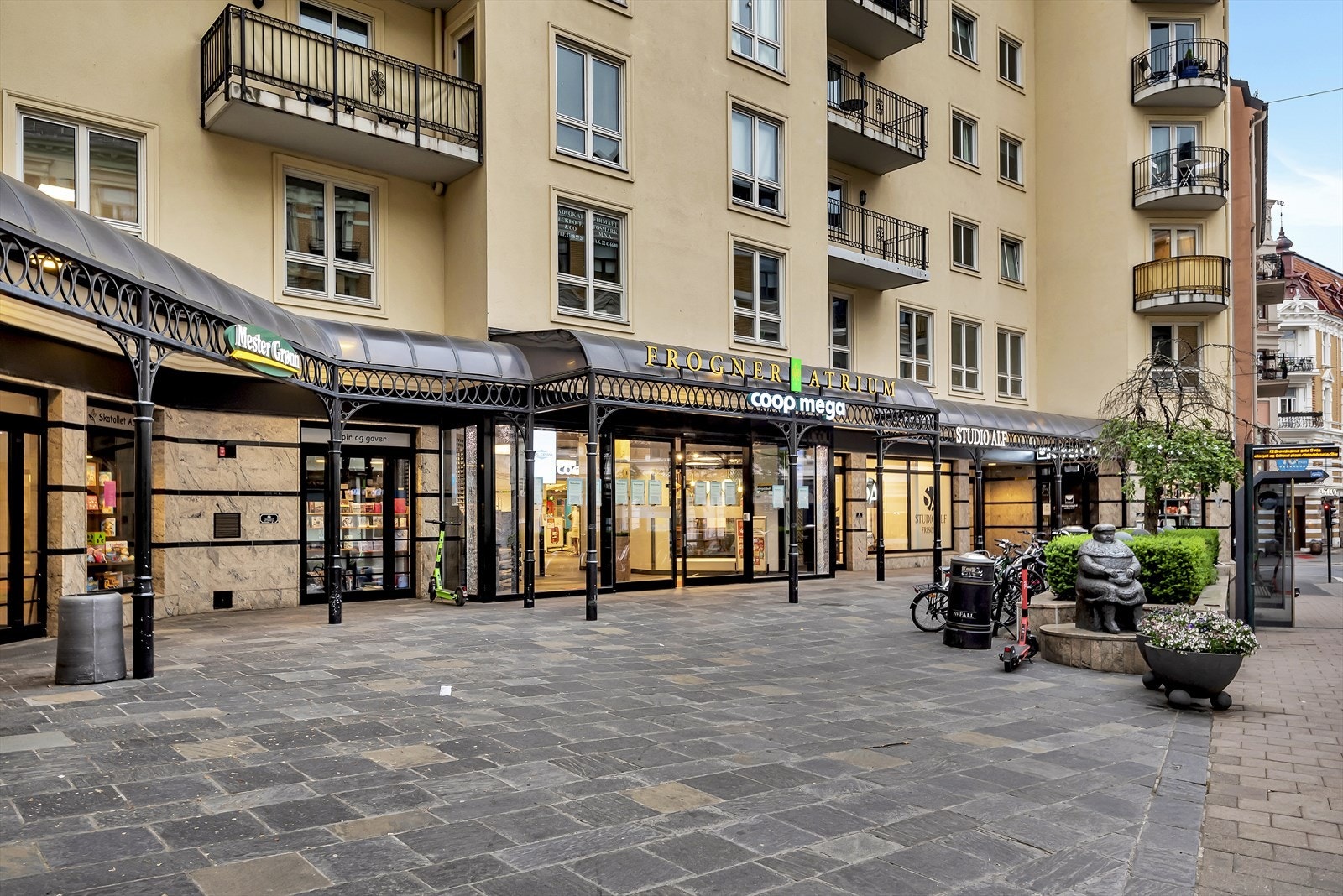 Dagligvarehandelen blir også enkel med et bredt utvalg butikker i umiddelbar nærhet Galleribilde