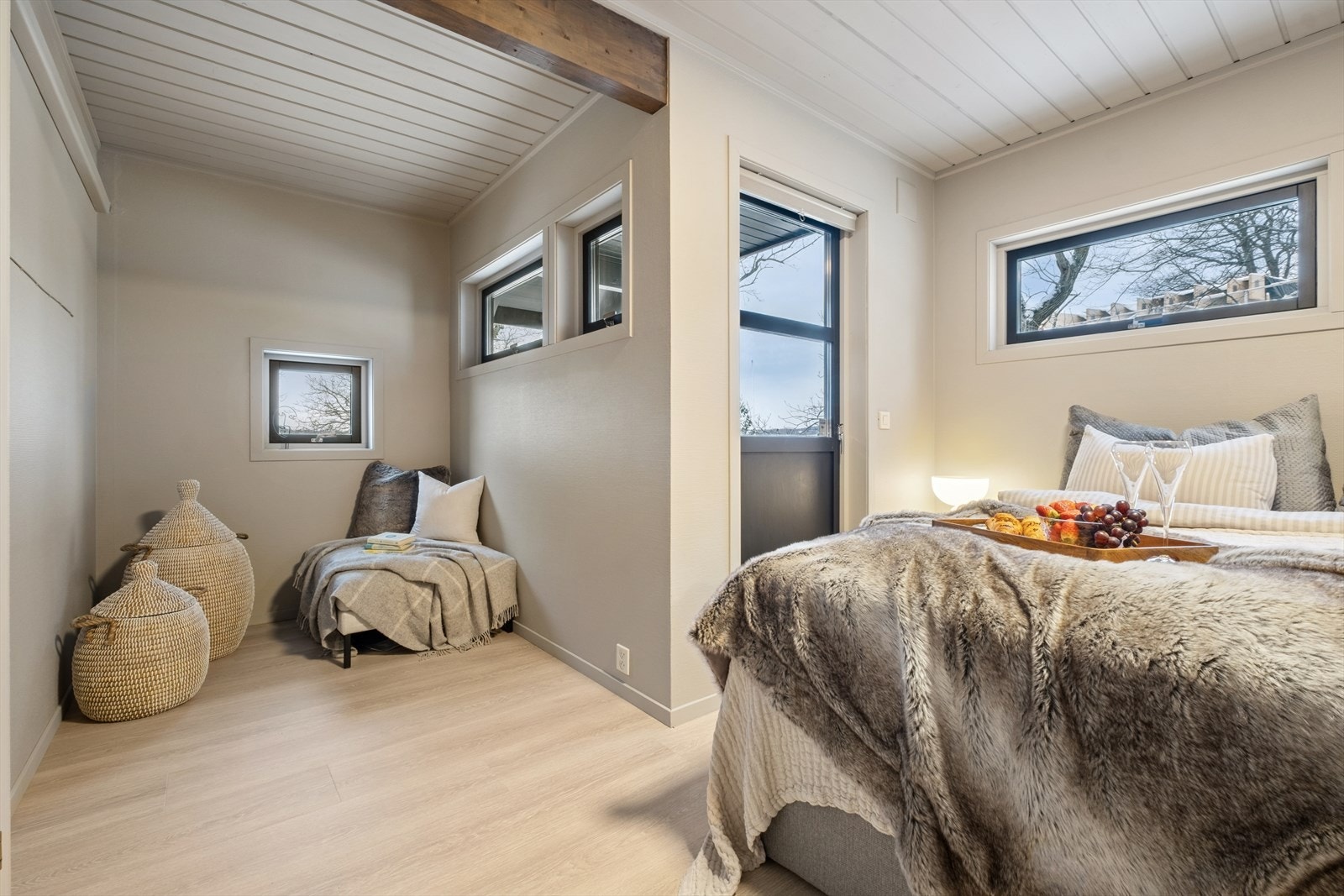 Soverommet har utgang til en balkong. Galleribilde