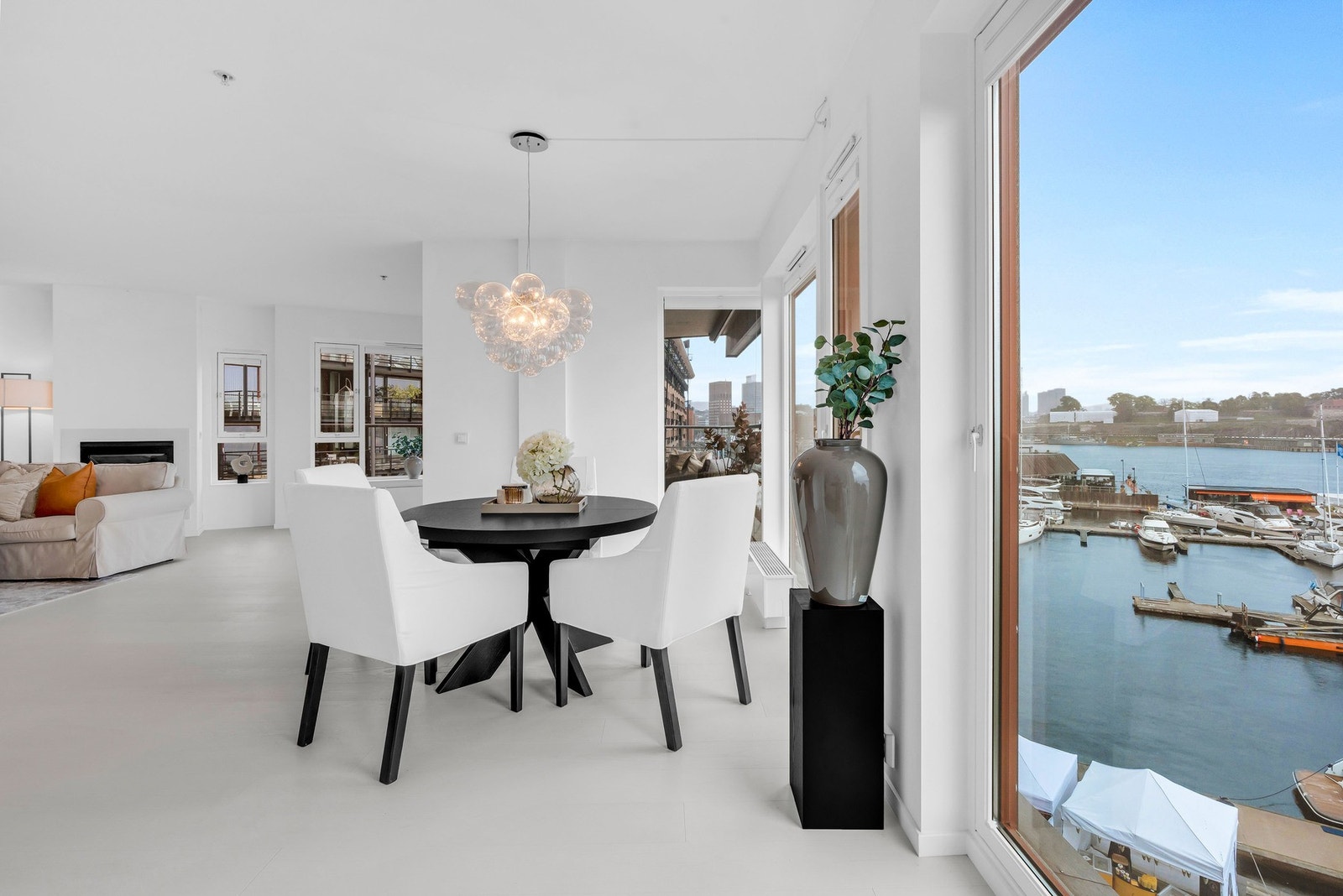 Hyggelige måltider med fin utsikt Galleribilde