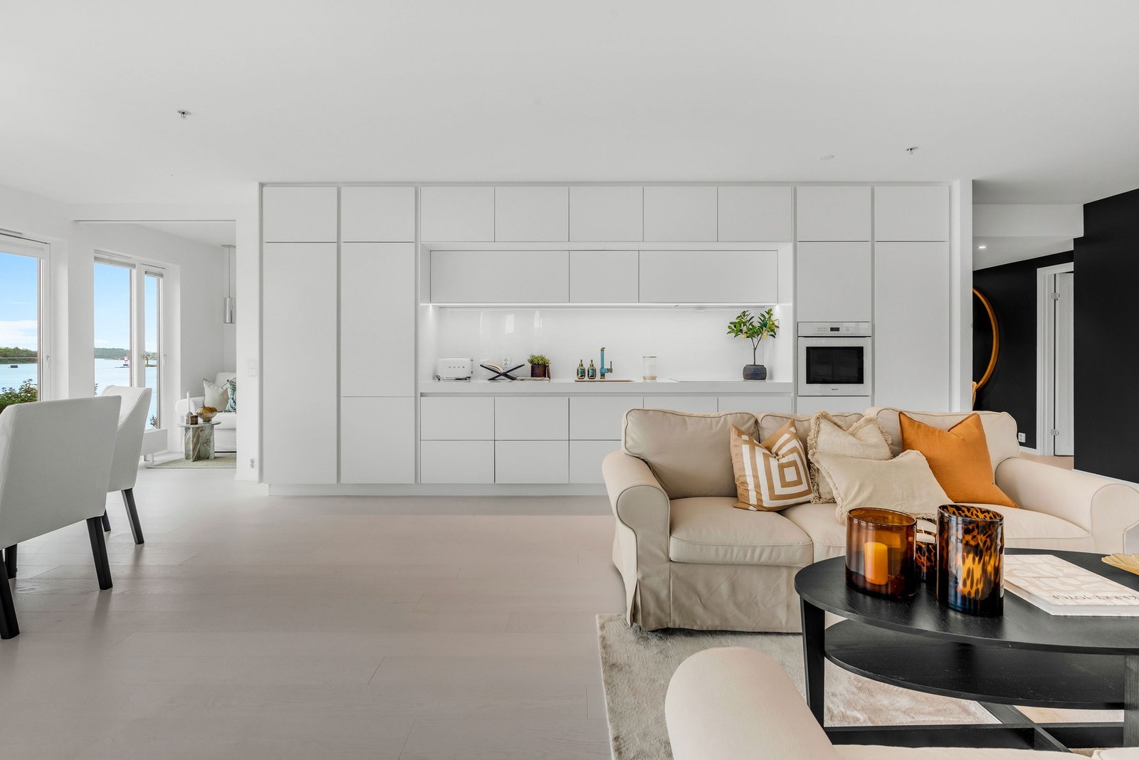 Den åpne løsningen sørger for en unik romfølelse Galleribilde