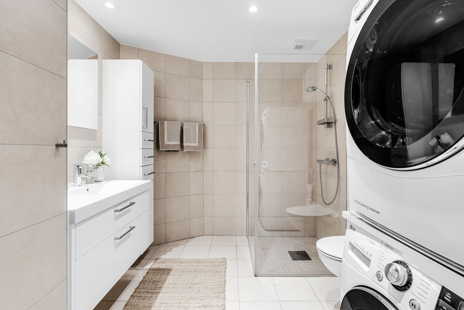 Her har du opplegg for vaskemaskin og tørketrommel Galleribilde