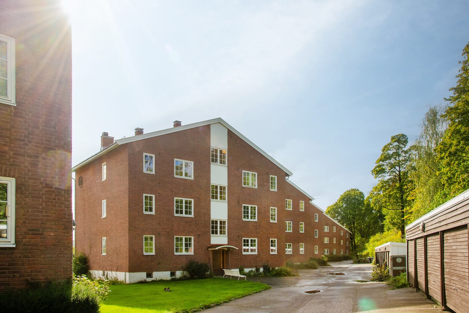 Fasade sommer. Galleribilde