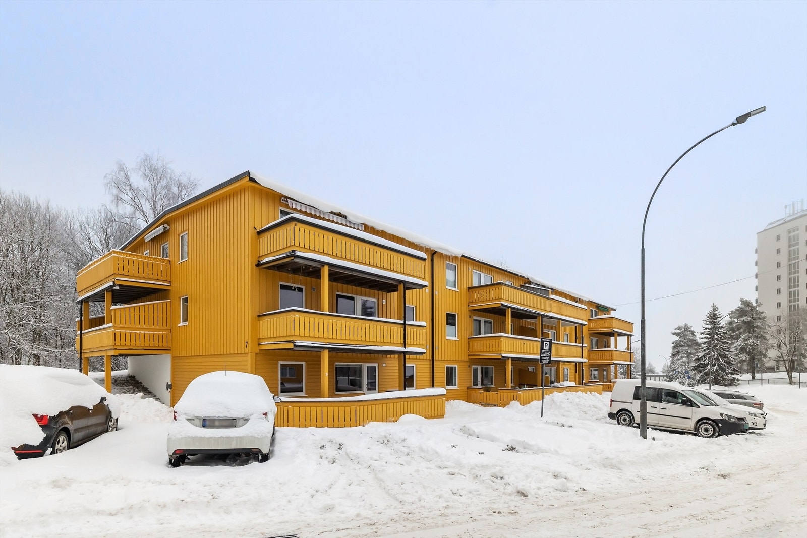 Setter du pris på umiddelbar nærhet til marka og enkel adkomst til sentrum? Da er denne boligen et fantastisk alternativ! Galleribilde